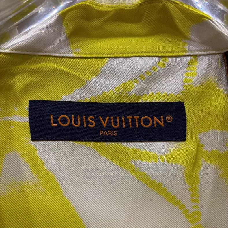 Louis Vuitton Louis Vuitton Lemon yellow twisted dyed mulberry silk shor Size US L / EU 52-54 / 3 - 3 Thumbnail