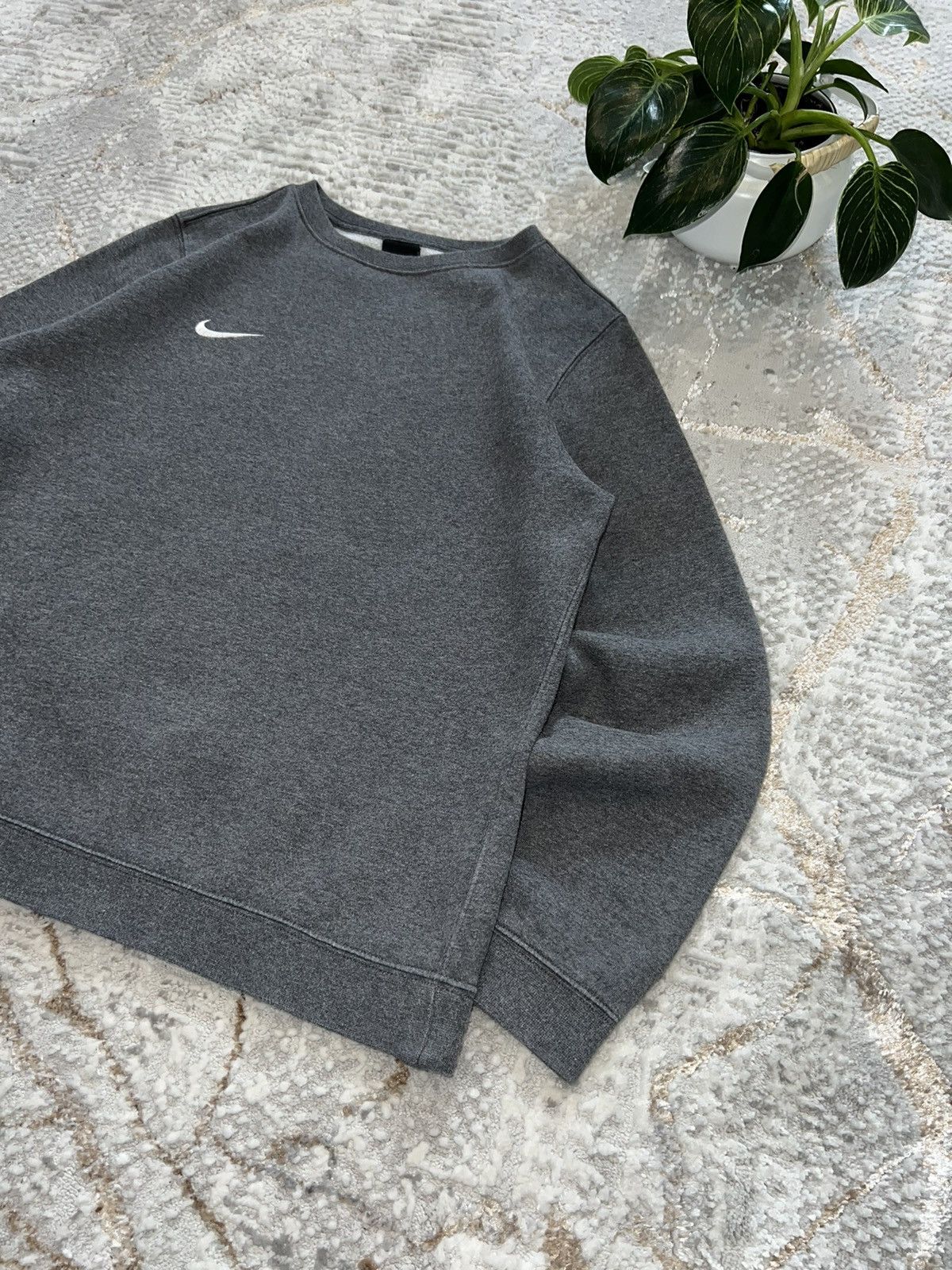 Nike NIKE VINTAGE 00S SWOOSH LOGO SWEATSHIRT Y2K CREWNECK Size US S / EU 44-46 / 1 - 4 Thumbnail