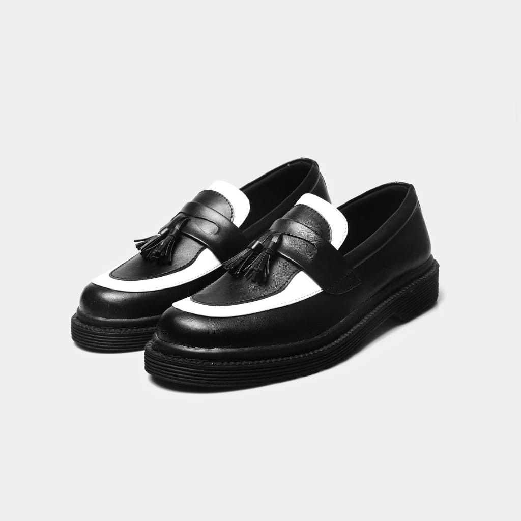 Designer Mens Combi Tassel Loafer Black White Size US 10 / EU 43 - 1 Thumbnail