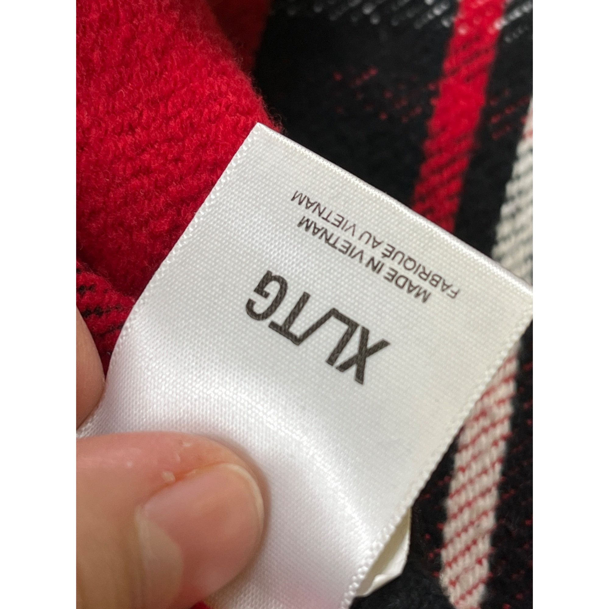 Express Express SKU 7653 Mens Red and Black Plaid Flannel Button Up Size US XL / EU 56 / 4 - 12 Thumbnail