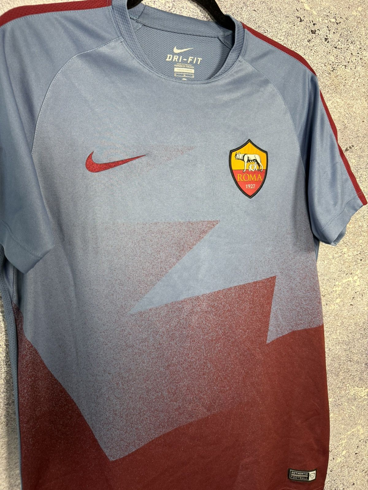 Nike × Vintage Vintage AS Roma 2016/17 Nike Training Pre-Match Jersey Size US M / EU 48-50 / 2 - 7 Thumbnail
