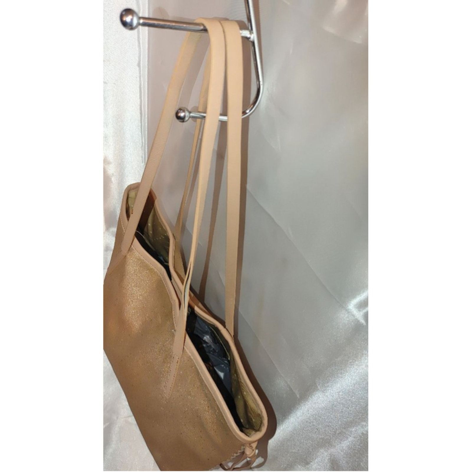 Lucky Brand Lucky Brand Nela Metallic Pink Champagne Leather Tote Size ONE SIZE - 4 Thumbnail