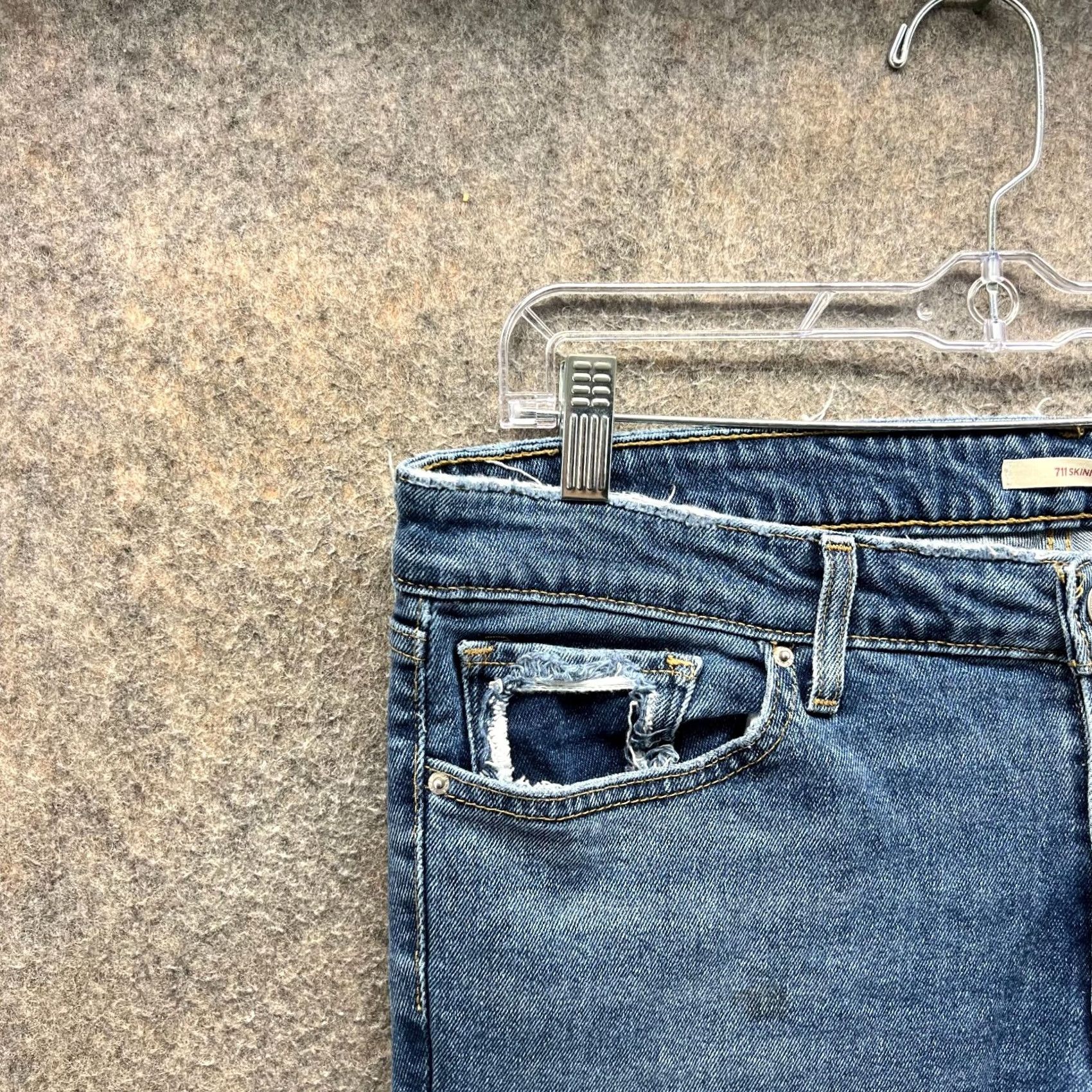 Levi's Levi's 711 Jeans Womens 32 Blue Denim Skinny Distressed Light Wash Cotton Denim Jeans Woman Regular Size 32 Womens Size 24" / US 00 / IT 34 - 7 Thumbnail