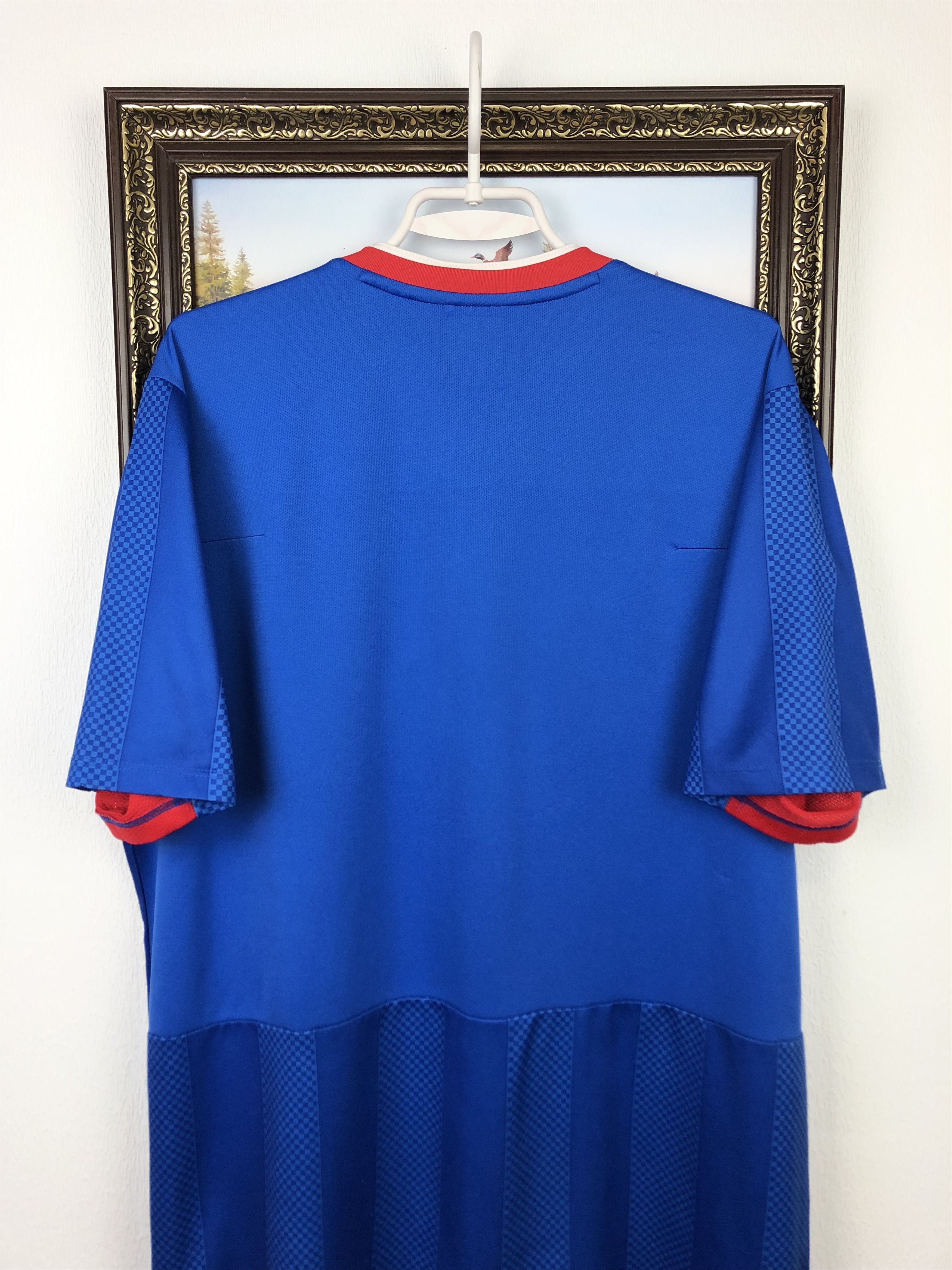 Umbro Linfield Home football shirt 2012 Soccer Umbro Mens Jersey Size US XL / EU 56 / 4 - 10 Thumbnail