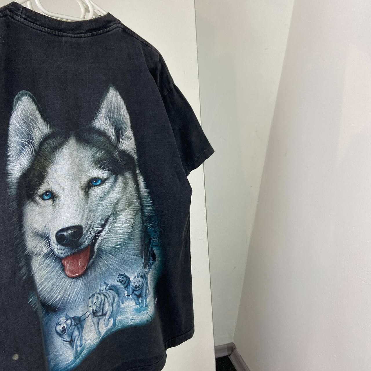 Vintage Vintage Y2K AOP Wolfs Single Stitch Faded T-Shirt Size US XL / EU 56 / 4 - 8 Thumbnail