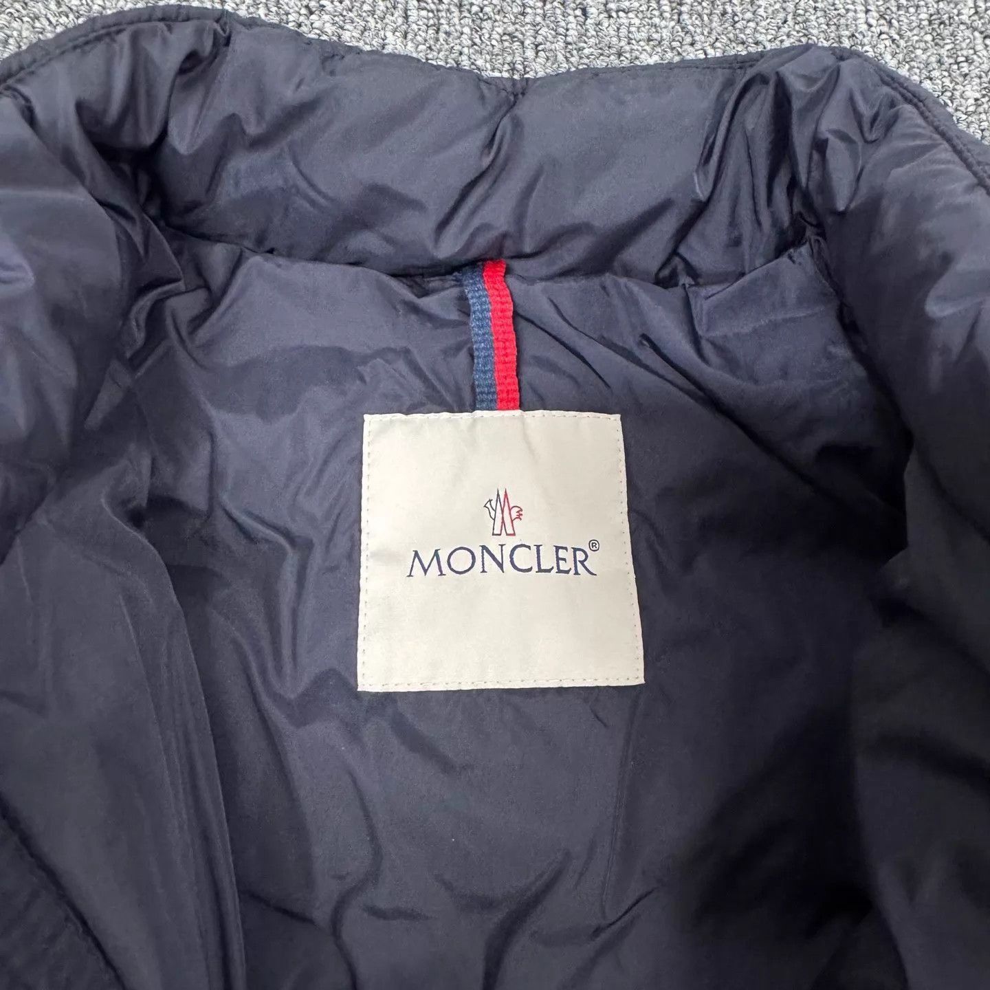 Moncler Blue Puffer Jacket with Front Zip and Chest Panel Size US M / EU 48-50 / 2 - 6 Thumbnail