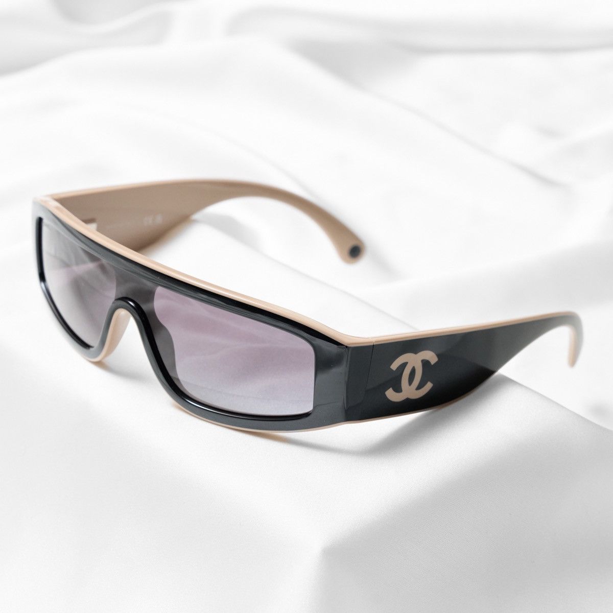 Chanel CHANEL 0CH6057 C534S6 SUNGLASSES Size ONE SIZE - 2 Thumbnail