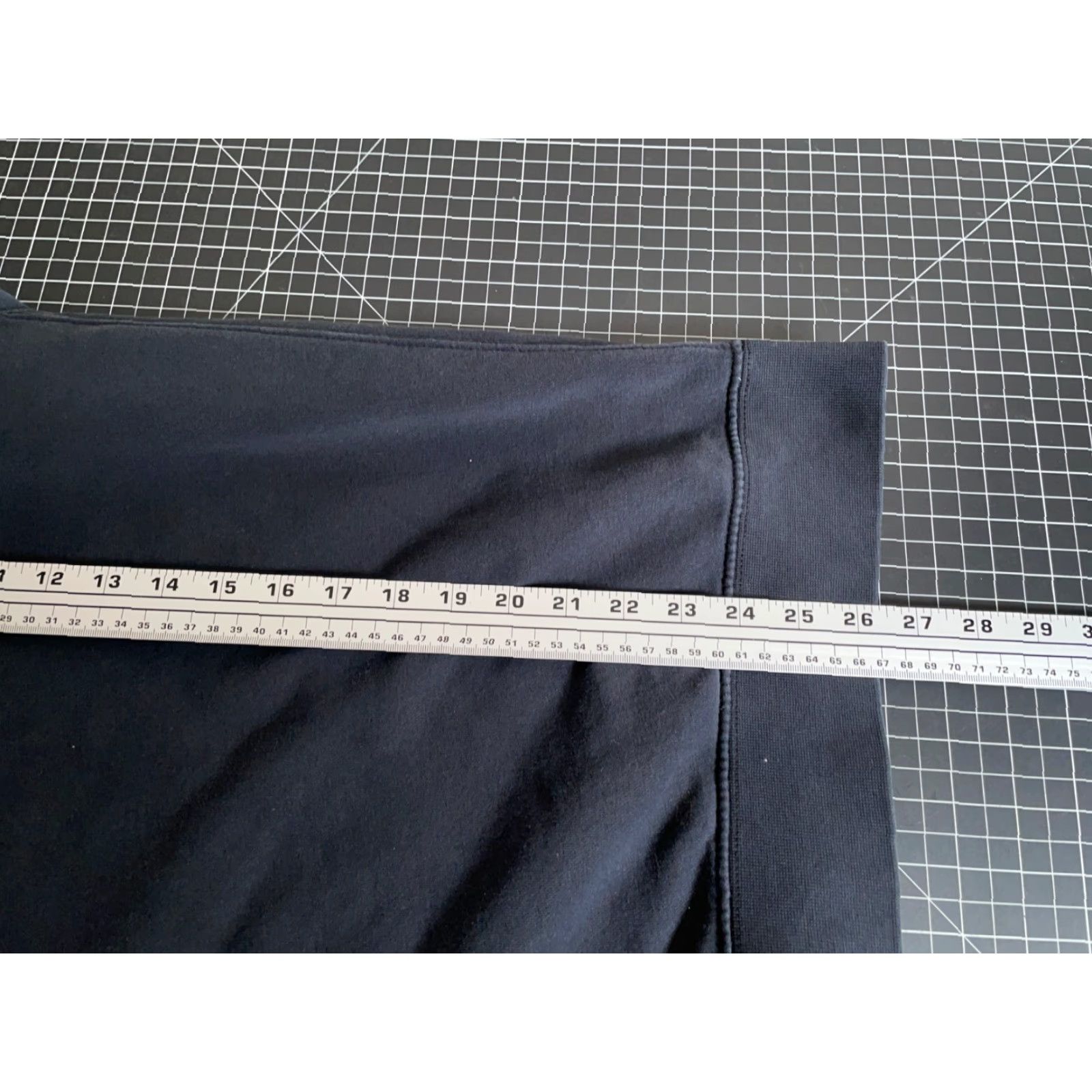 Jordan Brand Nike Air Crewneck Sweatshirt Adult Medium Black Check Sleeve Pattern BV7772 Size US M / EU 48-50 / 2 - 6 Thumbnail