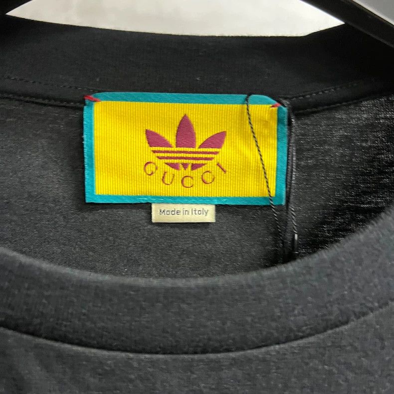 Gucci Gucci Adidas black and white printed pattern logo round nec Size US L / EU 52-54 / 3 - 2 Thumbnail