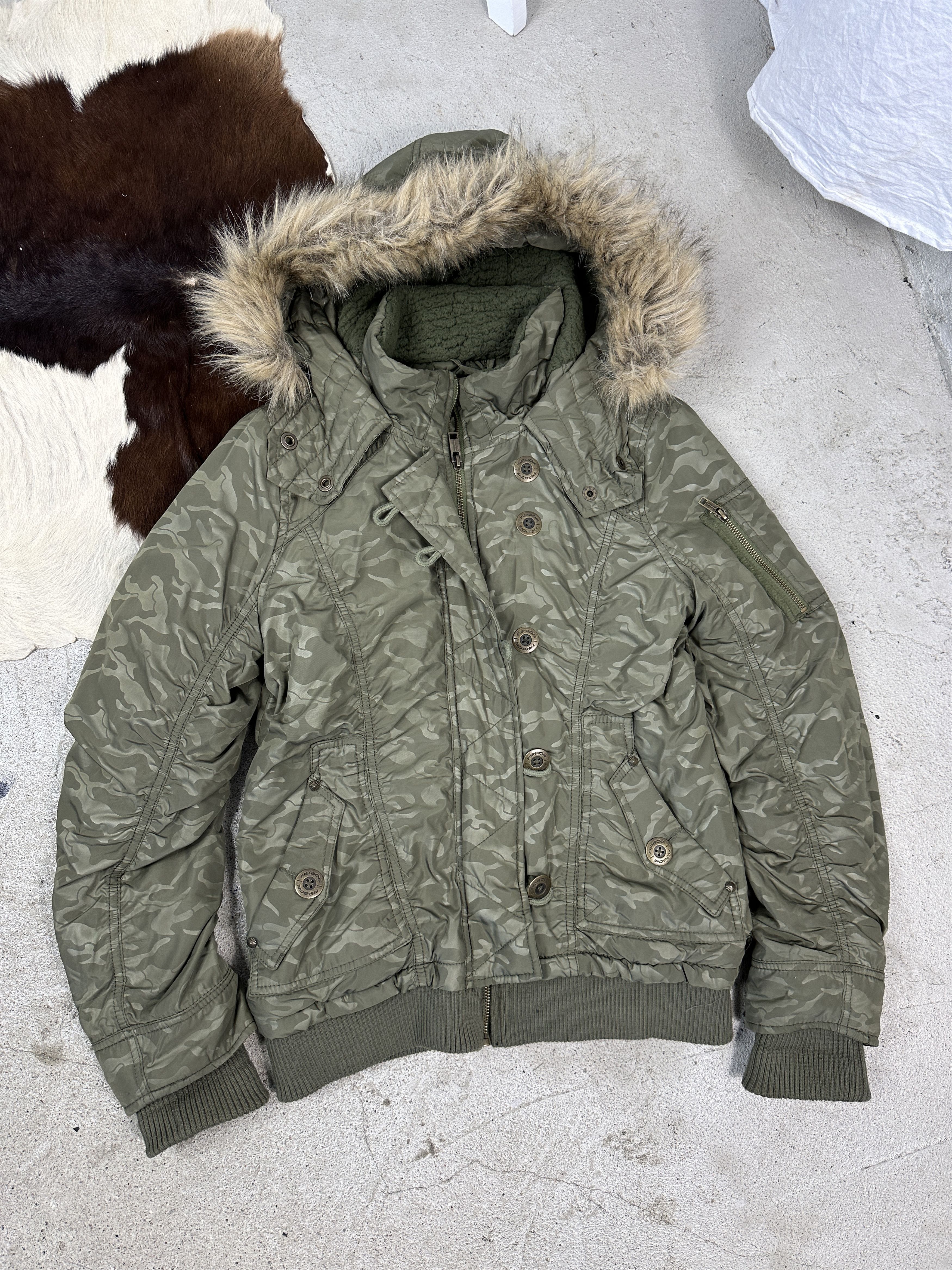 Vintage Vintage Y2K Bomber Camo Jacket Size M / US 6-8 / IT 42-44 - 1 Thumbnail