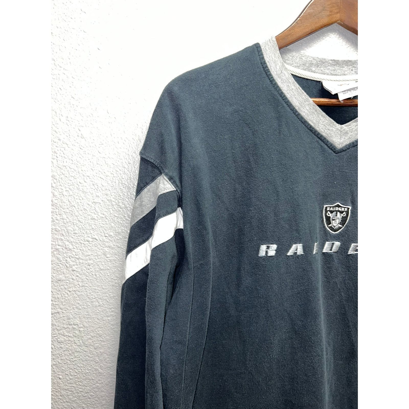 NFL Oakland Raiders Long Sleeve Shirt Tee NFL Black Silver XL Size US XL / EU 56 / 4 - 4 Thumbnail