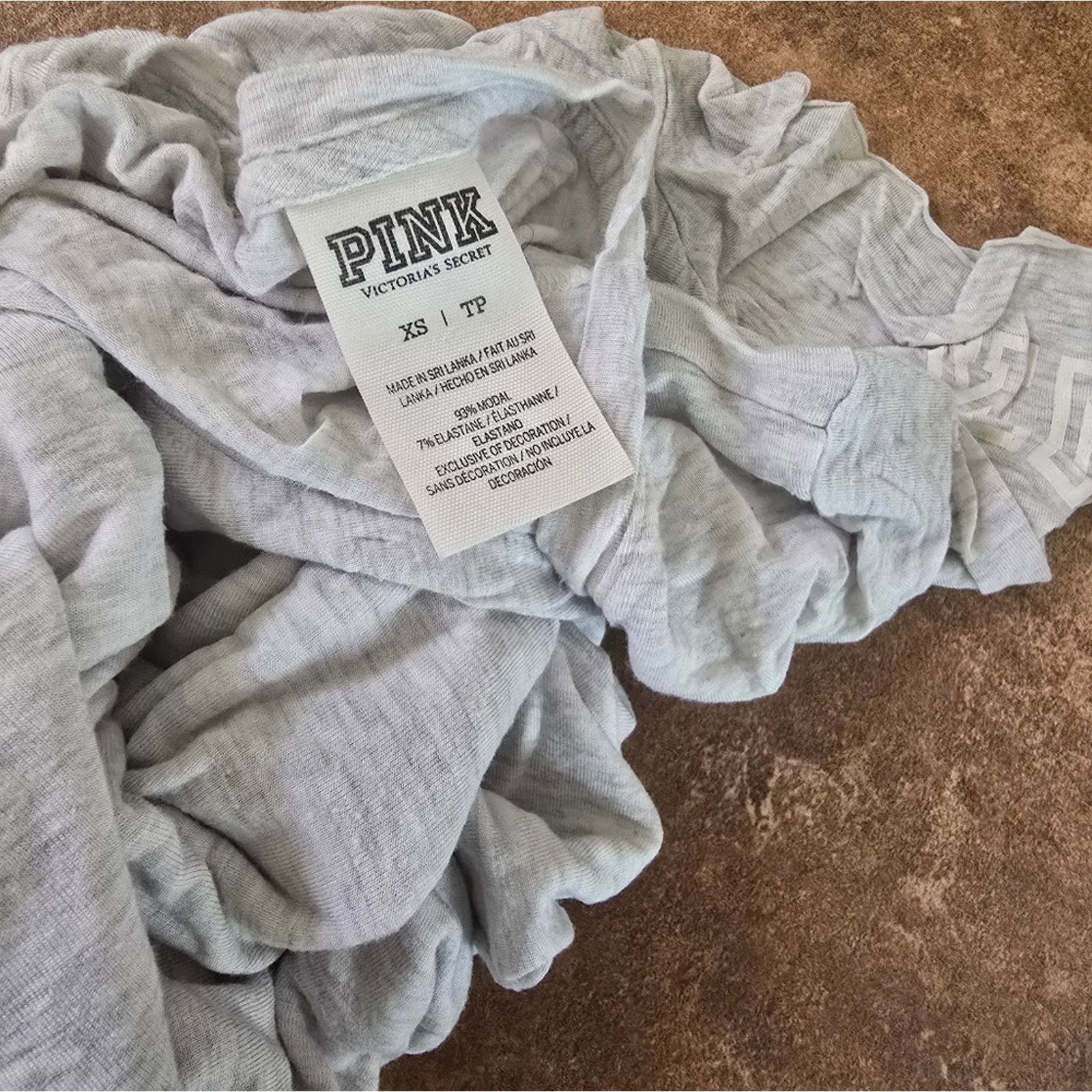 Victoria's Secret Light Grey Long VS Short Sleeve Size XS / US 0-2 / IT 36-38 - 3 Thumbnail
