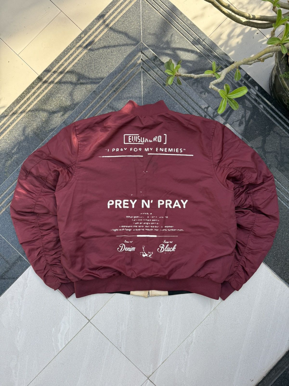 Evisu 90’s EVISU PREY N PRAY RARE MULTI BACK LOGO RETRO Y2K JACKET Size US XXL / EU 58 / 5 - 2 Thumbnail
