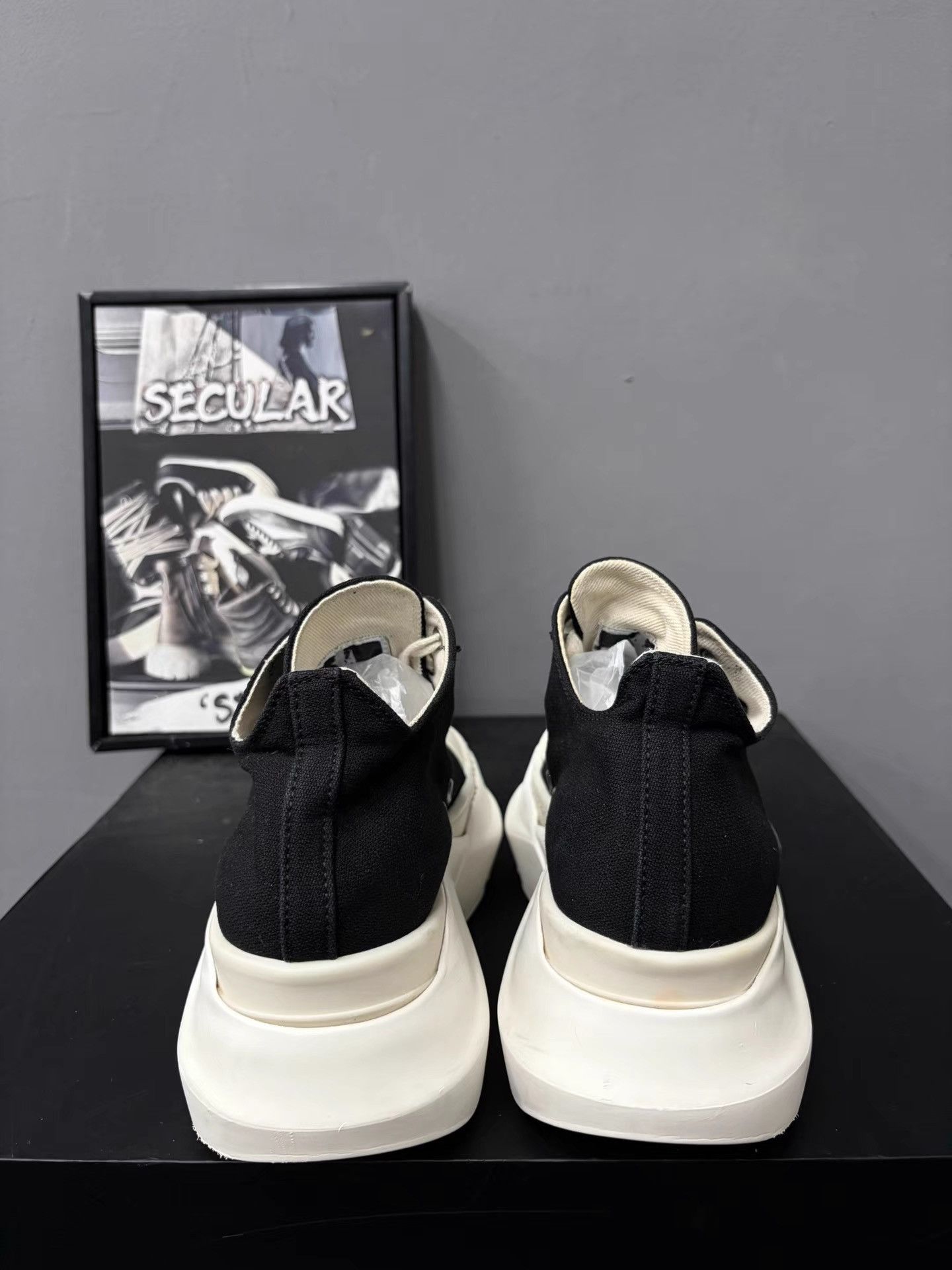 Rick Owens Rick Owens Black White Tank Sole Low Ramones K34 Size US 6 / IT 36 - 7 Thumbnail