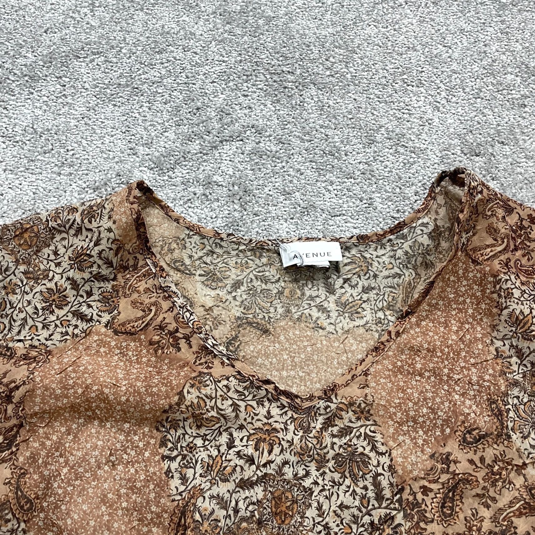 Avenue Avenue Blouse Womens Plus 22/24 Multicolor Paisley Round Neck Long Sleeve Tunic Blouse Bohemian, Classic, Designer Womens Size 3XL / US 20-22 - 3 Thumbnail