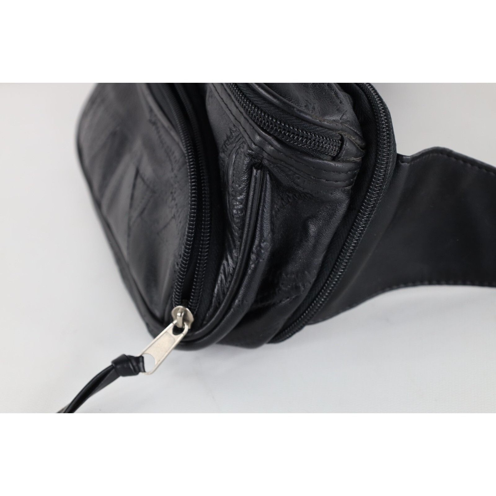Vintage Vintage 90s Streetwear Patch Leather Fanny Pack Bag Size ONE SIZE - 4 Thumbnail
