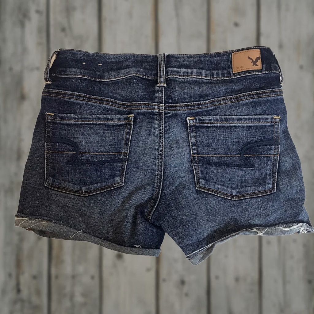 American Eagle Outfitters American Eagle Jean Shorts Womens Medium Blue Wash Size 4 Super Stretch Raw Hem Size 27" / US 4 / IT 40 - 1 Thumbnail