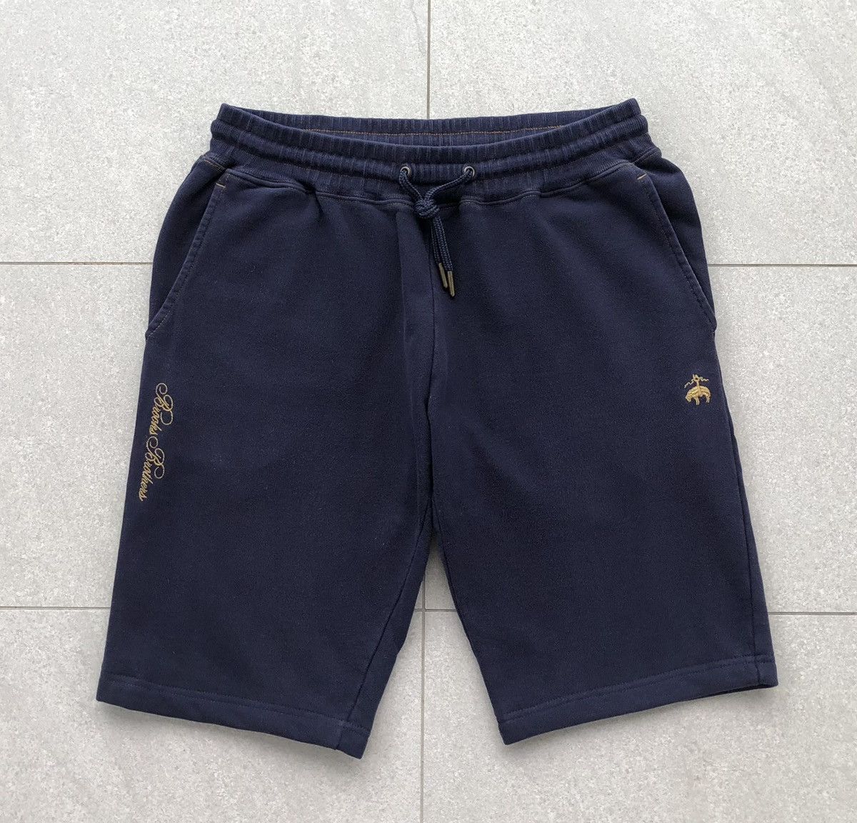 Brooks Brothers Brooks Brothers shorts Pants With A Gold Embroidered Logo Size US 34 / EU 50 - 1 Thumbnail