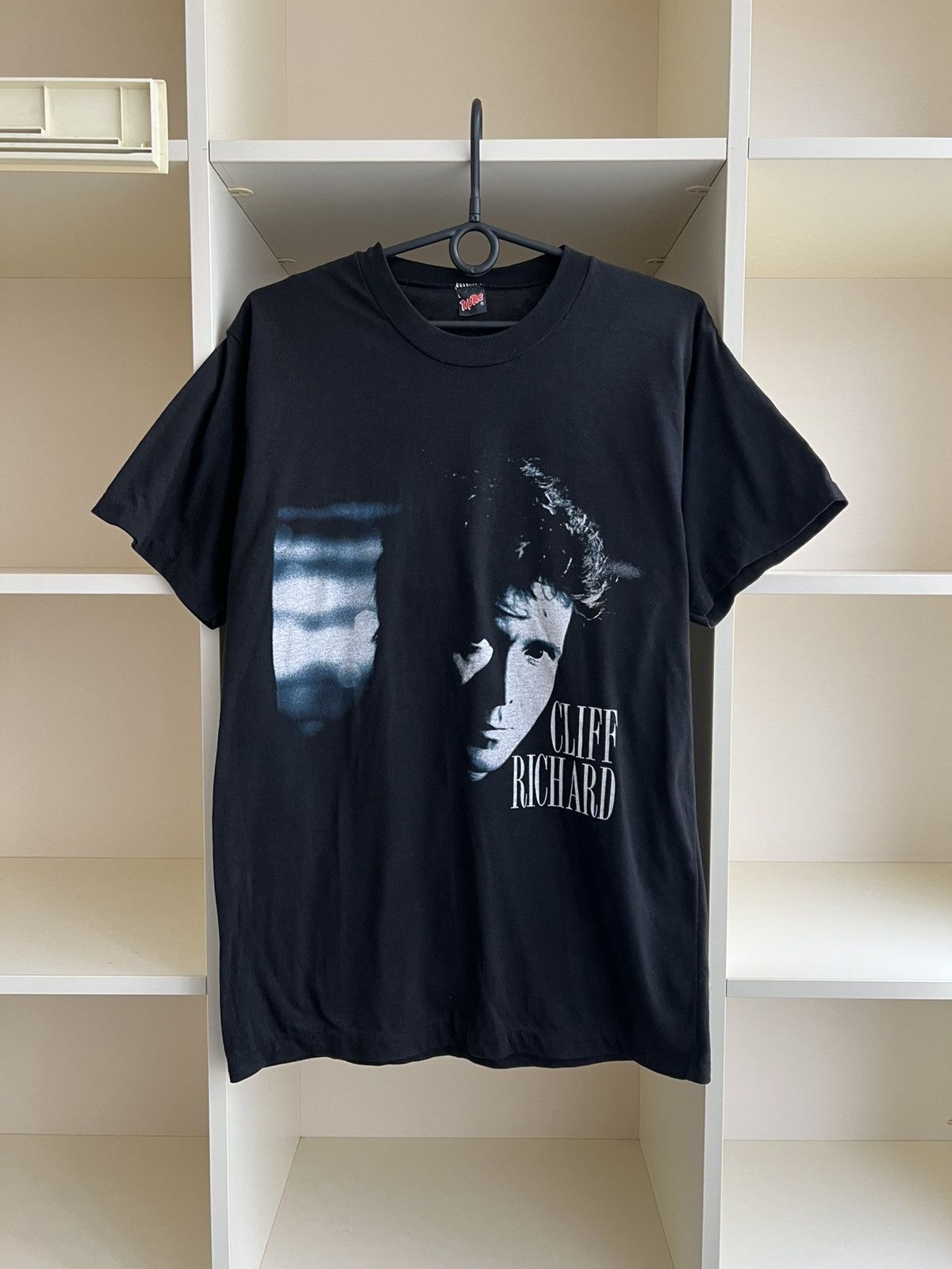 Vintage Vintage Cliff Richard Rock N Roll Tee T-Shirt RETRO TOUR Size US L / EU 52-54 / 3 - 1 Thumbnail