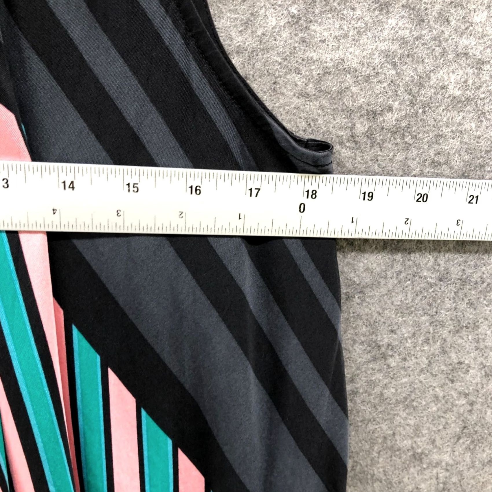 DKNY DKNY Silk Sleeveless Cardigan Womens PS Black Teal Pink Printed Waterfall Cardigan Silk Spandex Womens PS Black Teal Pink Printed Waterfall DKNY Size S / US 4 / IT 40 - 7 Thumbnail