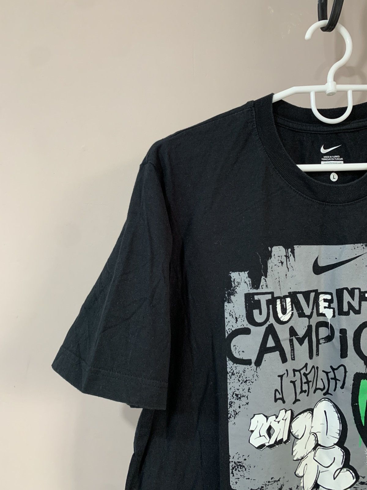 Nike Juventus Football T shirt Nike Soccer Jersey Size L Size US L / EU 52-54 / 3 - 3 Thumbnail
