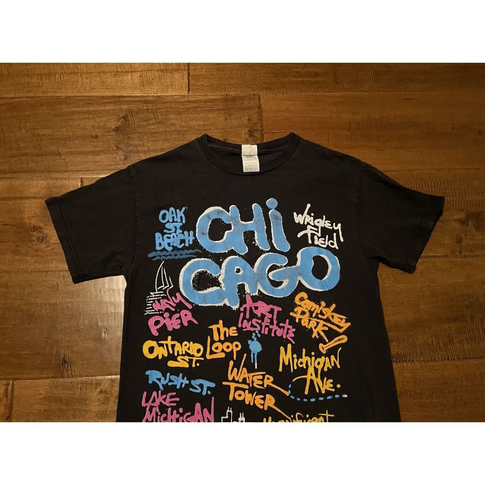 Delta Vintage Chicago City Loop Michigan Ave Distressed Graffiti T-Shirt Adult M Y2K Size US M / EU 48-50 / 2 - 2 Thumbnail