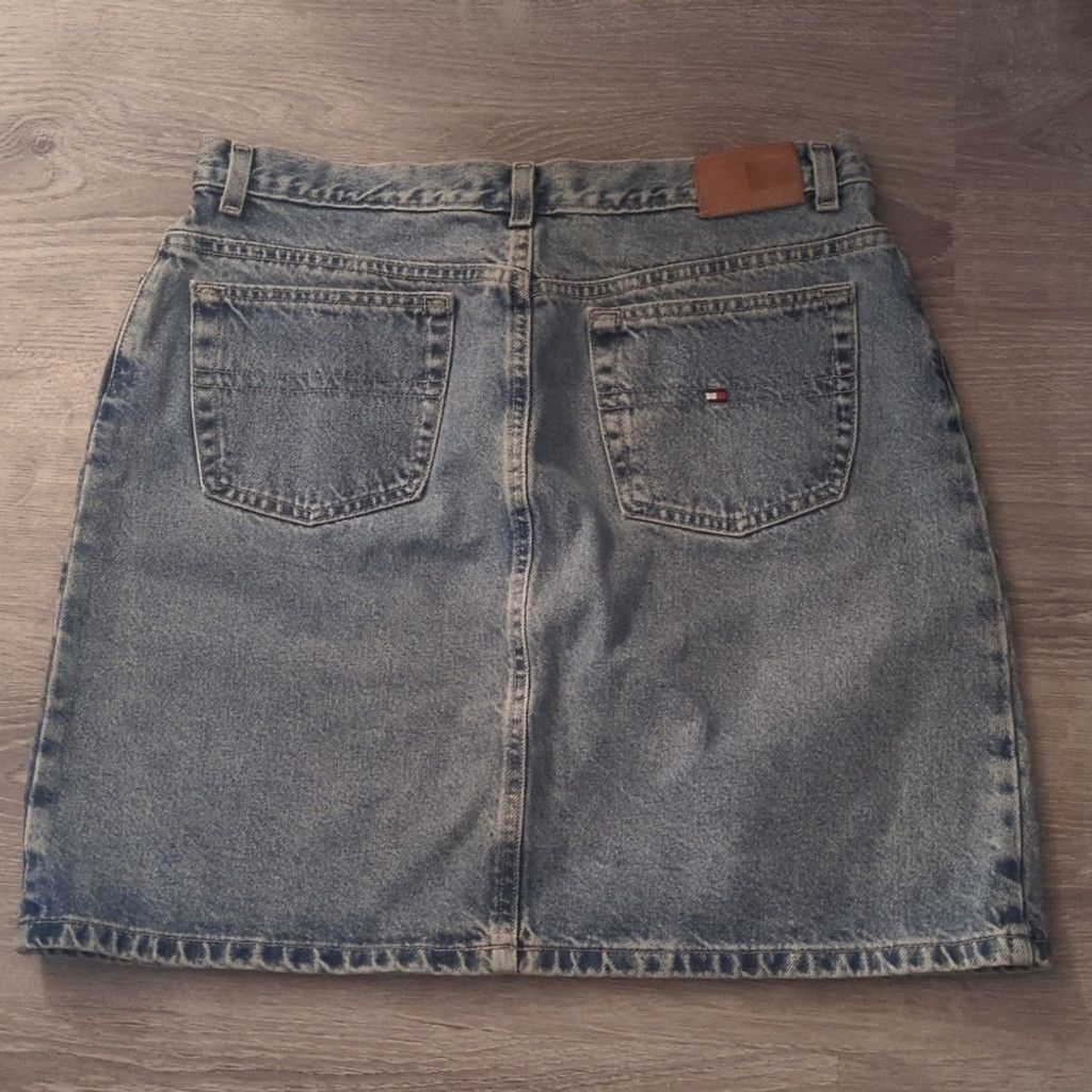 Tommy Hilfiger Tommy Hilfiger Vintage Y2K A Line 5 pocket skirt size 14 Size 33" - 3 Thumbnail