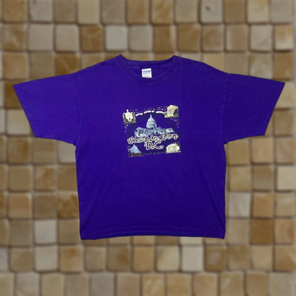 Gildan VINTAGE Washington D.C. Landmark Souvenir Spellout Graphic Purple T-Shirt XL Mens Regular Short Sleeve Cotton Gildan Size US XL / EU 56 / 4 - 1 Thumbnail