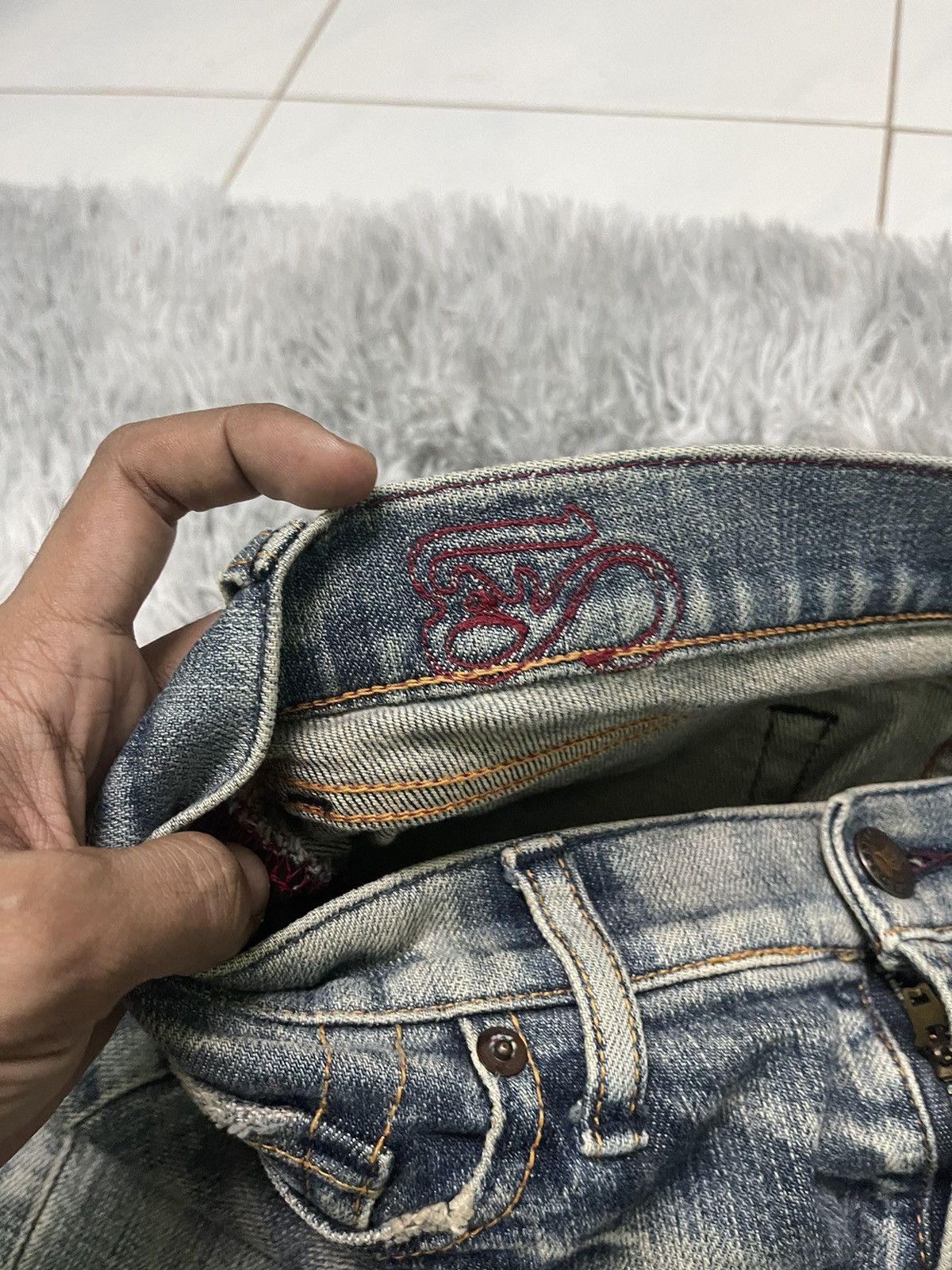 20471120 2000s BRAPPERS FLARE PANT WASHABLE JEANS DISTRESSED Size US 31 - 9 Thumbnail