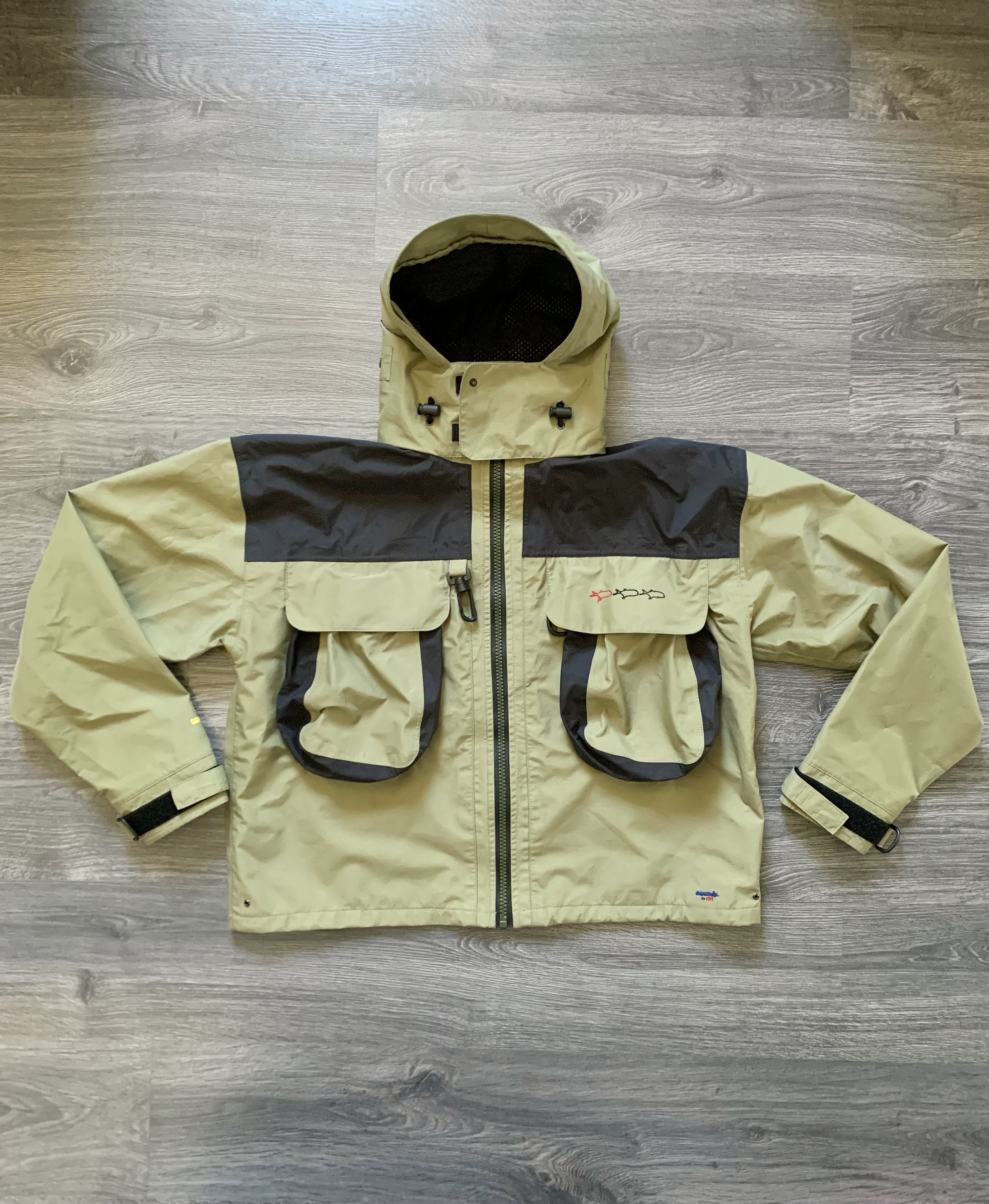 image of Outdoor Life x Vintage Gore Tex Fly Fishing Boxy Cropped Jacket Riri in Black/Olive (Size Large)