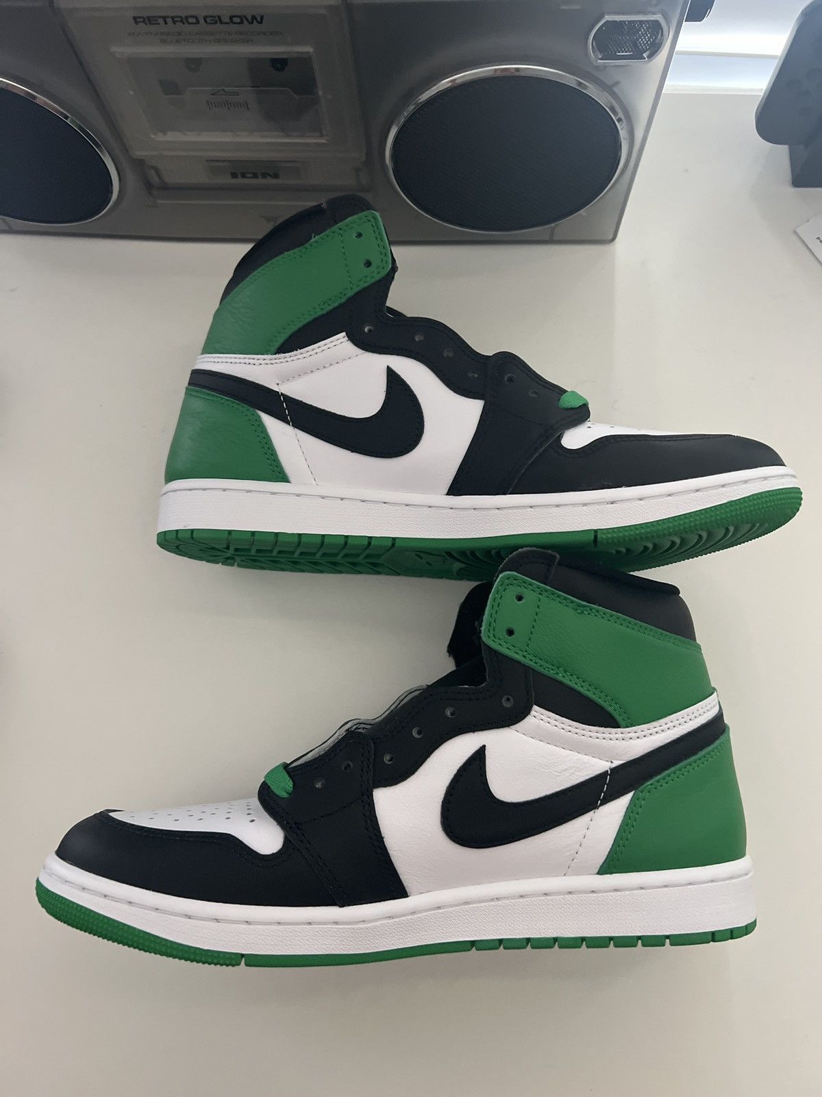 Jordan Brand × Nike Jordan 1 Celtic Colorway Size US 10.5 / EU 43-44 - 2 Thumbnail