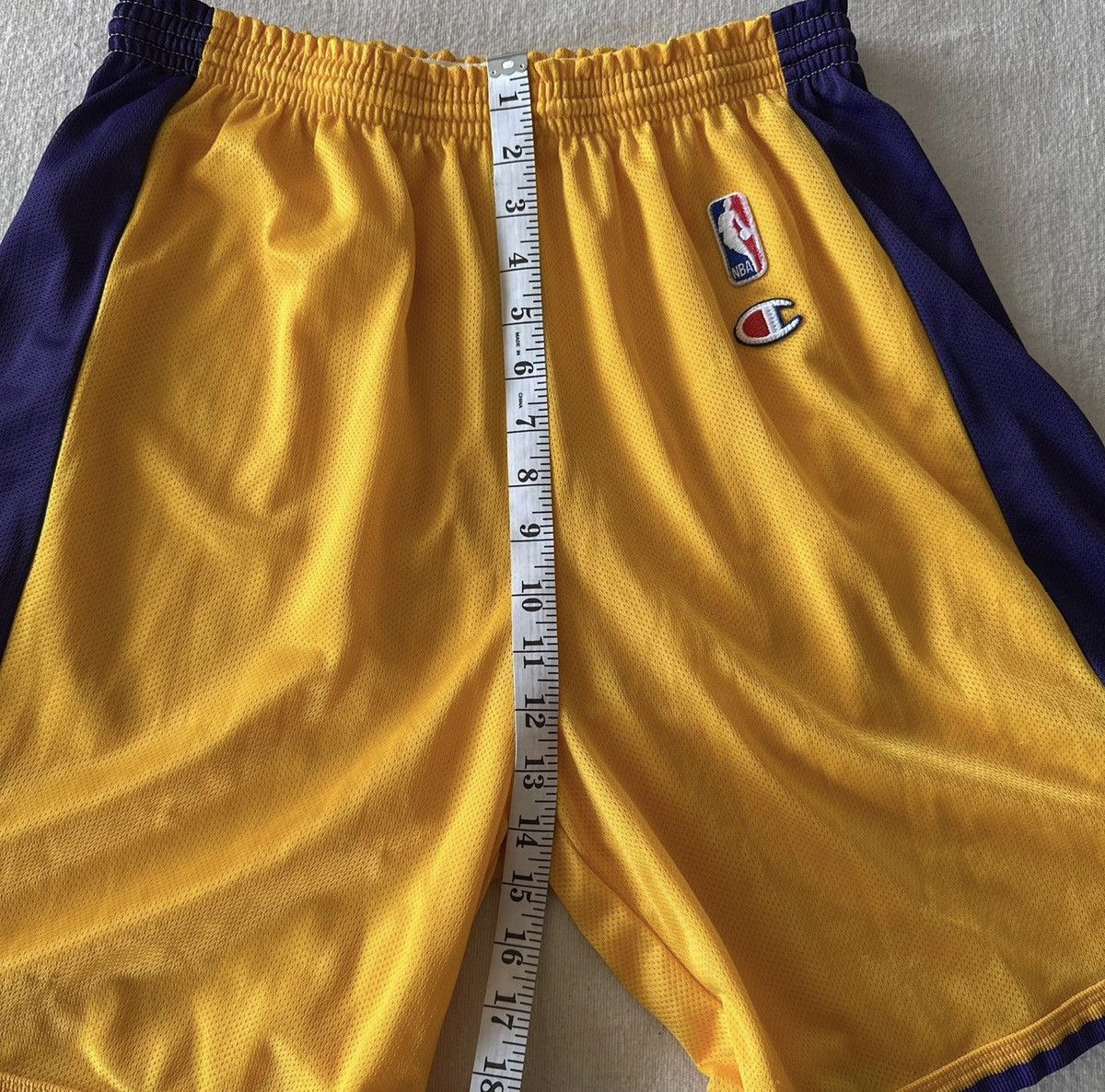Champion Vintage 90's Champion NBA Lakers Shorts Size Large L Size US 36 / EU 52 - 7 Thumbnail