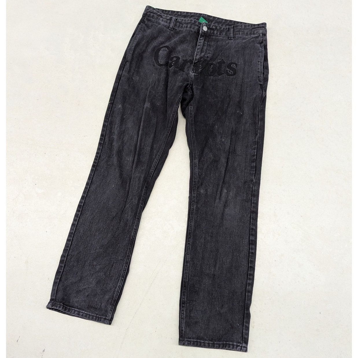 Carrots by Anwar Carrots Anwar Carrots spell-out black denim jeans Size US 34 / EU 50 - 1 Thumbnail