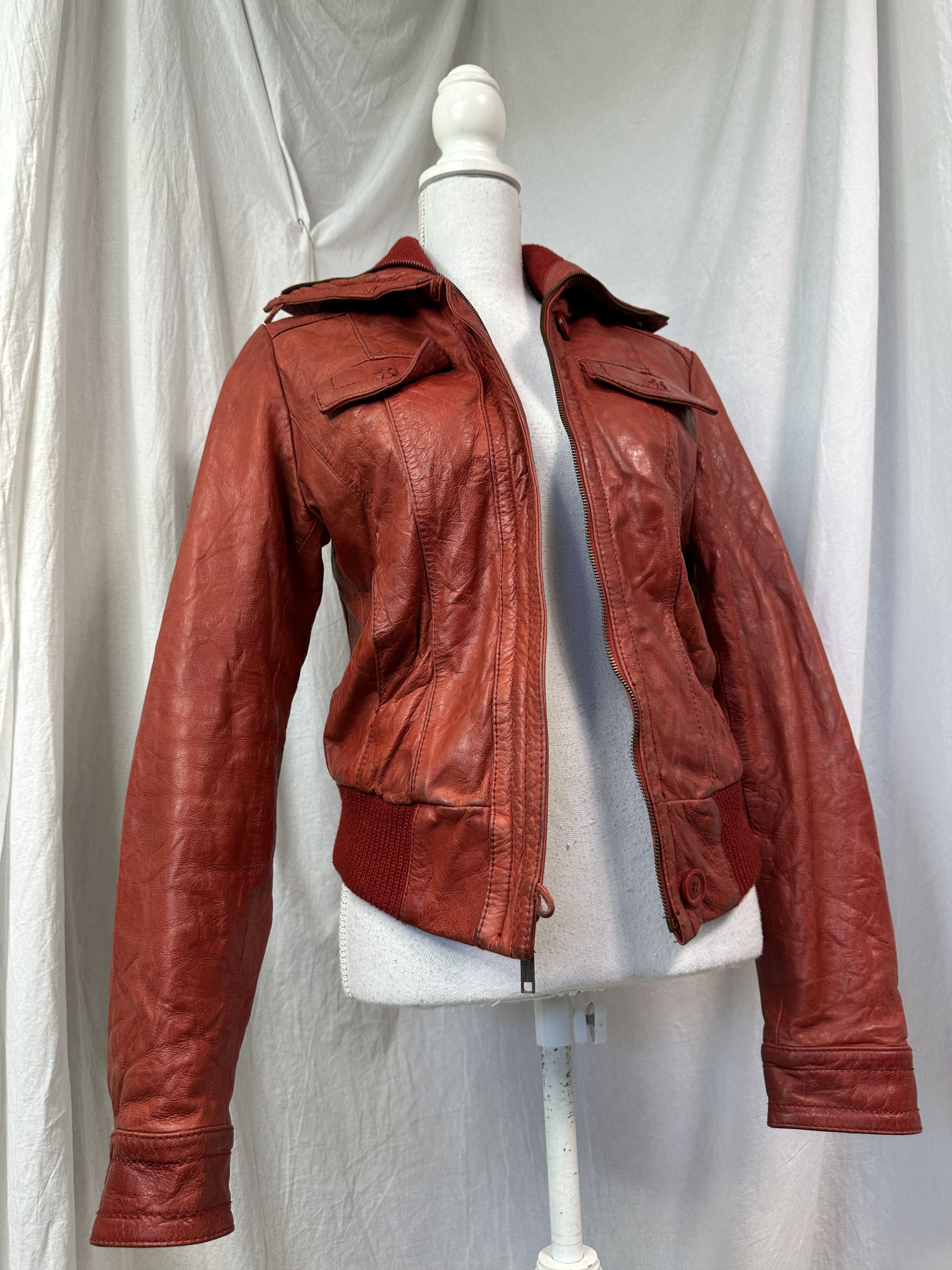 Vintage Vintage Leather Biker Moto Fitted Cherry Red Jacket 00s Size US M / EU 48-50 / 2 - 1 Thumbnail
