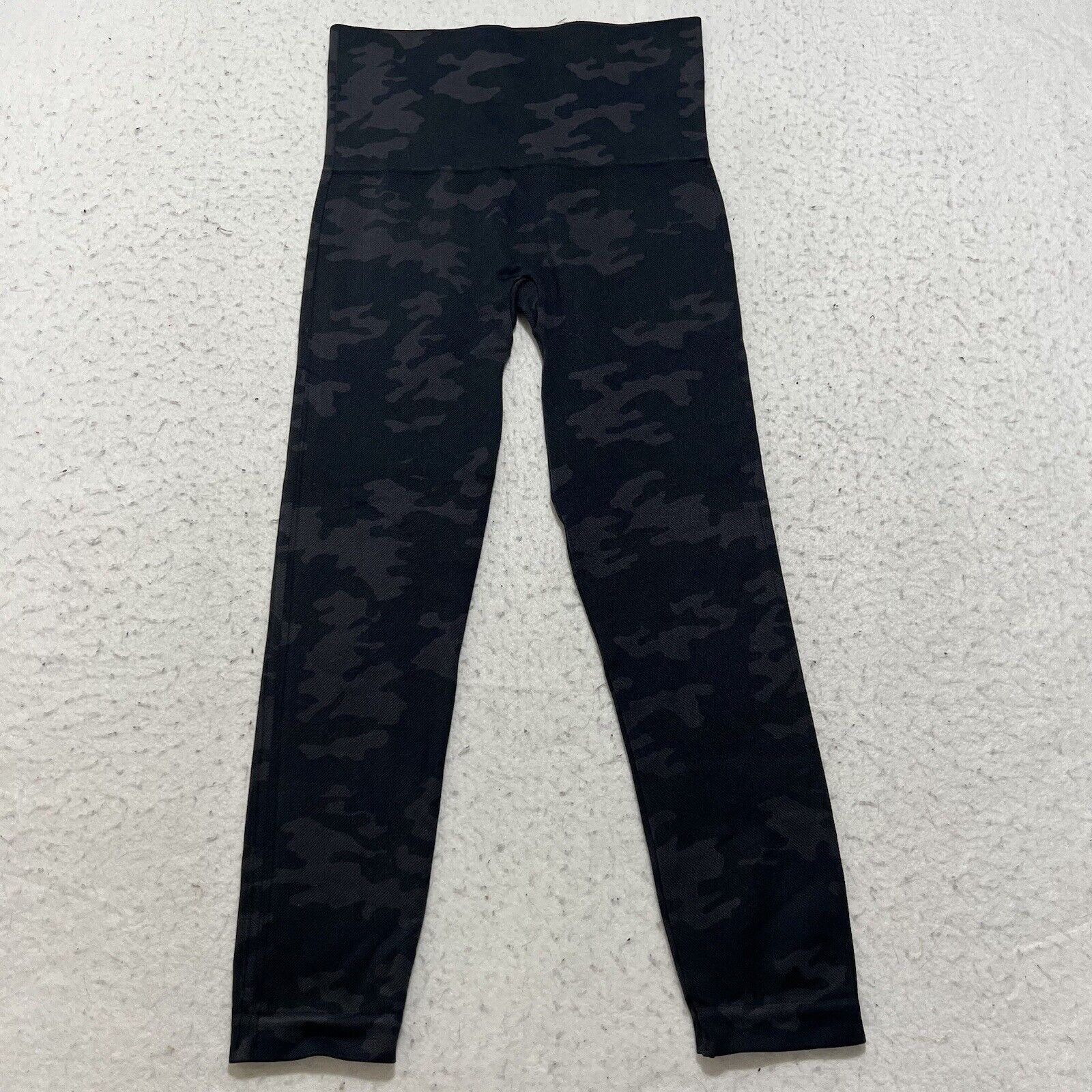 Spanx Spanx Capri Length Athletic Leggings Camouflage Pull On Camo Size 28" / US 6 / IT 42 - 5 Thumbnail