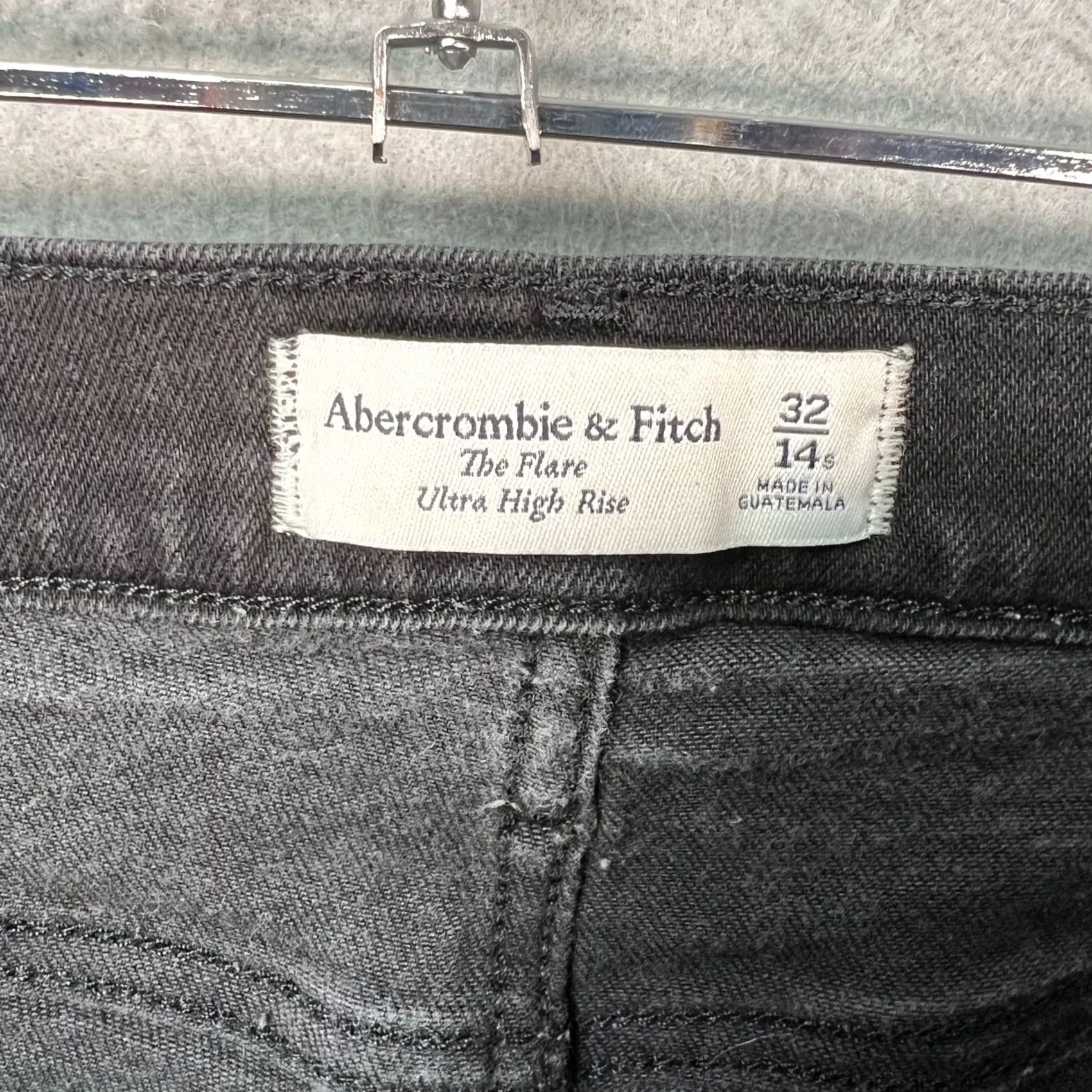 Abercrombie & Fitch Abercrombie & Fitch Jeans Womens 32 / 14 Black Denim Ultra High Rise Flare Size 24" / US 00 / IT 34 - 3 Thumbnail