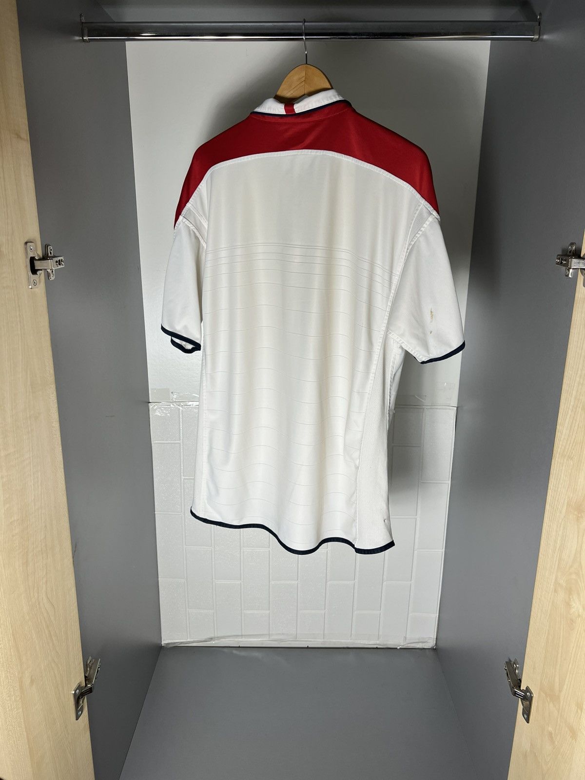 Umbro VINTAGE UMBRO ENGLAND RETRO SOCCER JERSEY MANCHESTER Y2K 90s Size US XXL / EU 58 / 5 - 18 Thumbnail