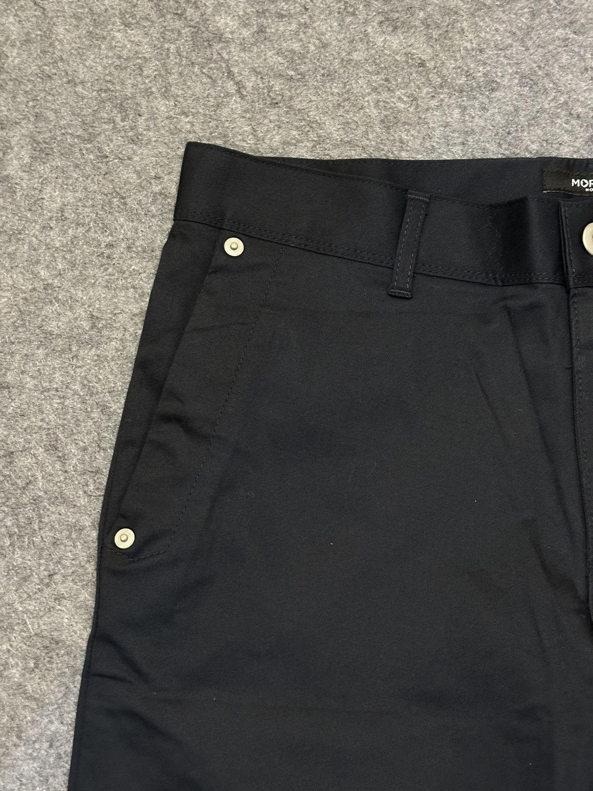 Morgan Homme Morgan Homme men's chinos featuring a classic button. Size US 32 / EU 48 - 3 Thumbnail