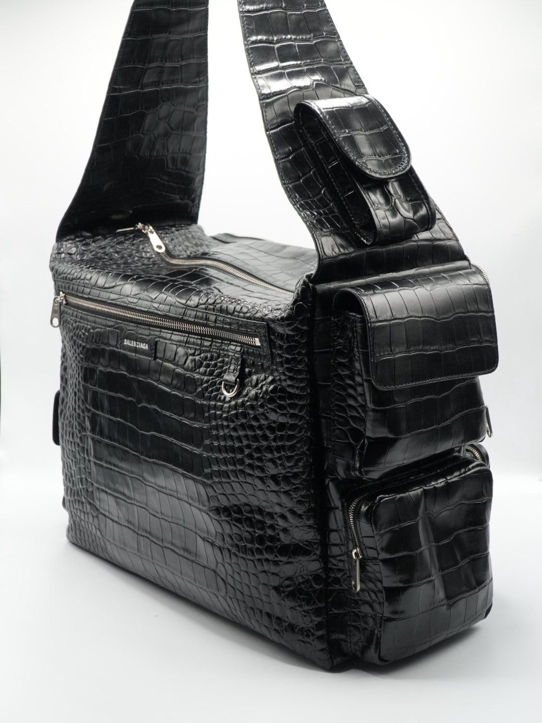 Balenciaga Balenciaga Black Croc Embossed Big Superbusy Sling Bag Size ONE SIZE - 8 Thumbnail