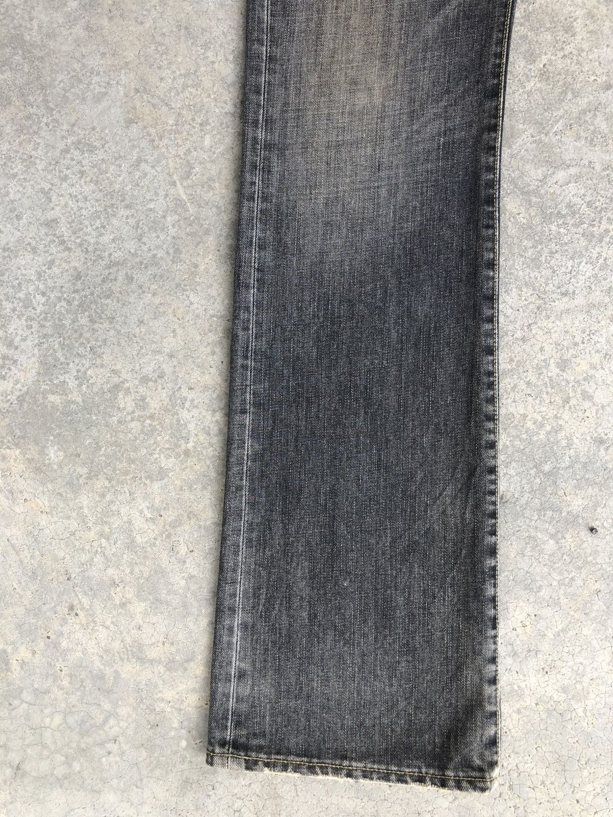 If Six Was Nine Japanese Uniqlo Flared Jeans Bootcut Distressed Denim Size US 30 / EU 46 - 6 Thumbnail
