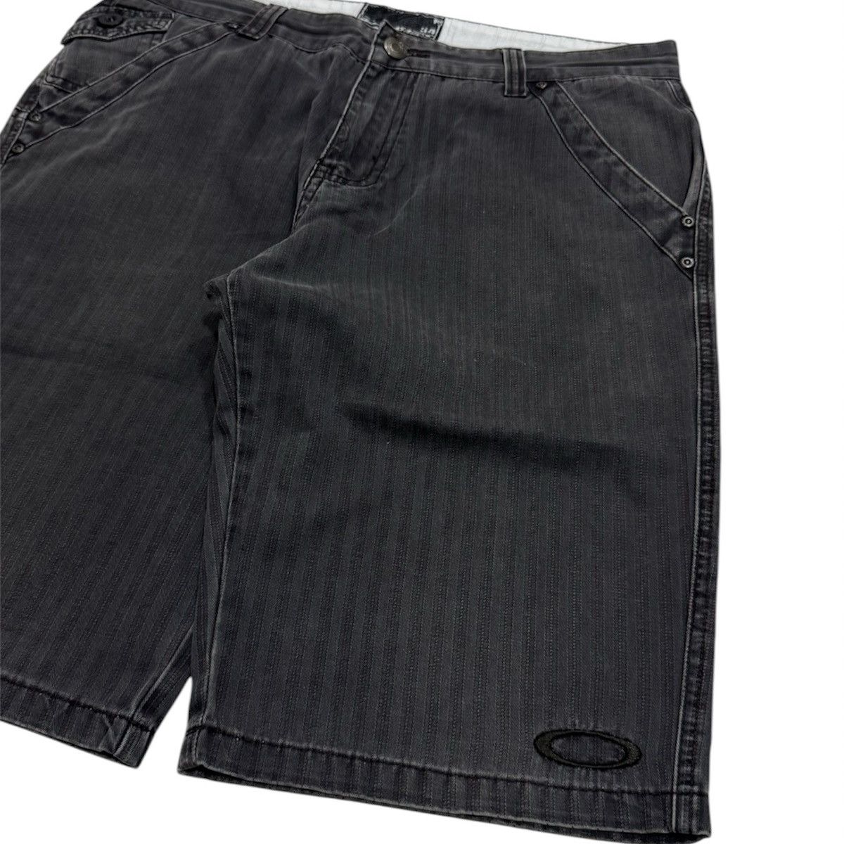 Oakley × Vintage vintage Y2K oakley jorts Size US 34 / EU 50 - 2 Thumbnail