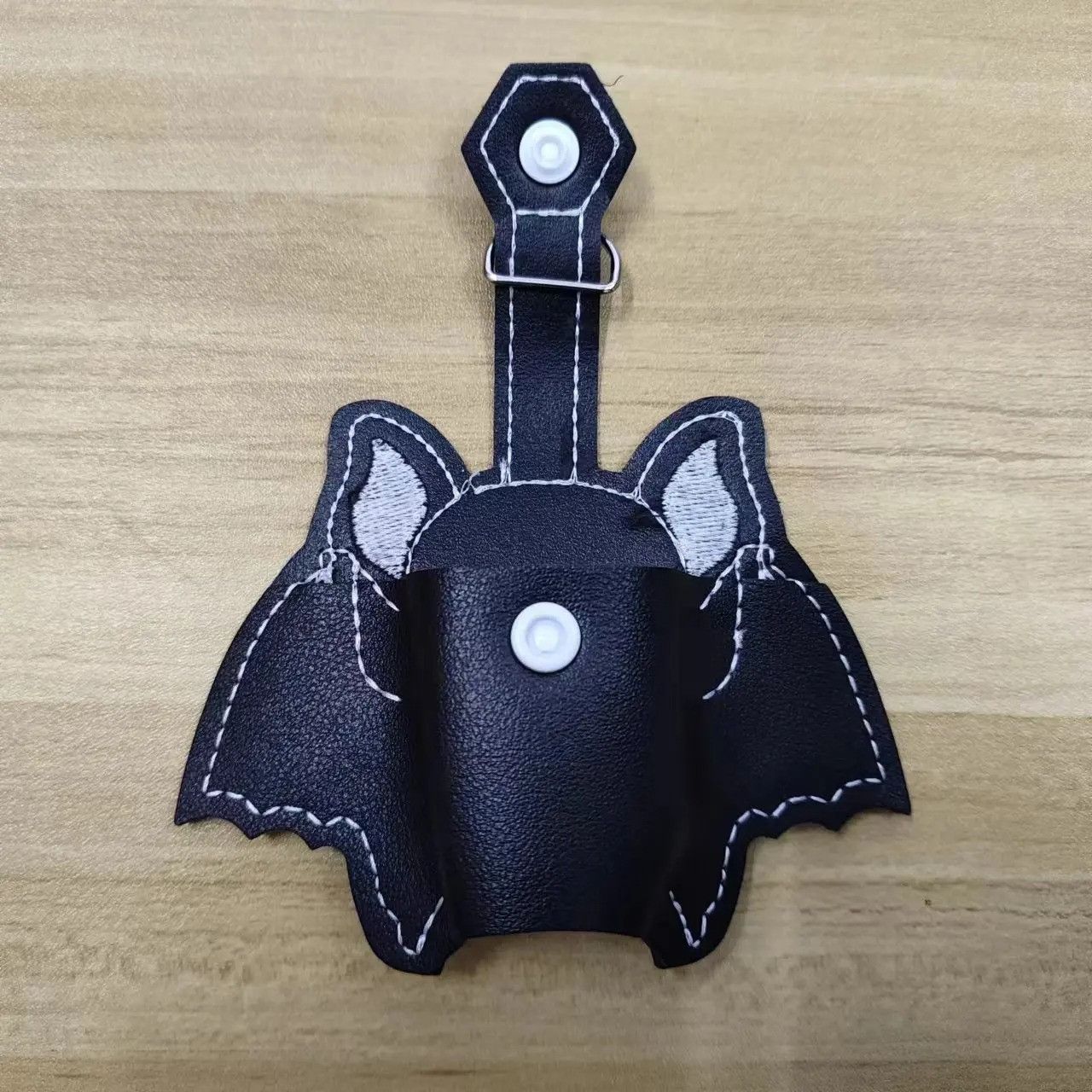 Japanese Brand × Vintage Bat Hand Sanitizer Holder Size ONE SIZE - 1 Thumbnail
