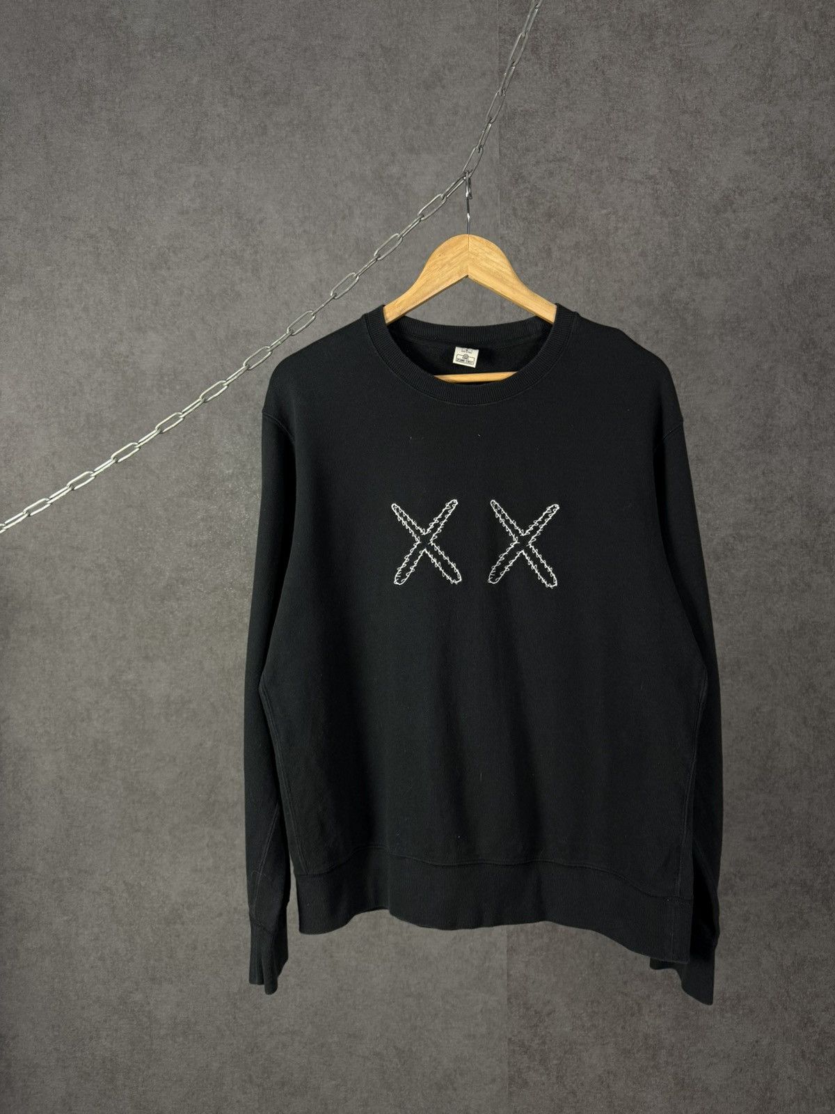 Kaws × Uniqlo Kaws x Uniqlo cult designer sweatshirt Size US M / EU 48-50 / 2 - 1 Thumbnail