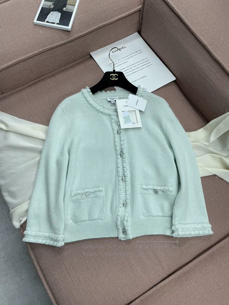 Chanel Chanel 25S Mint Green Cashmere Knitted Cardigan coat Size XS / US 0-2 / IT 36-38 - 1 Thumbnail
