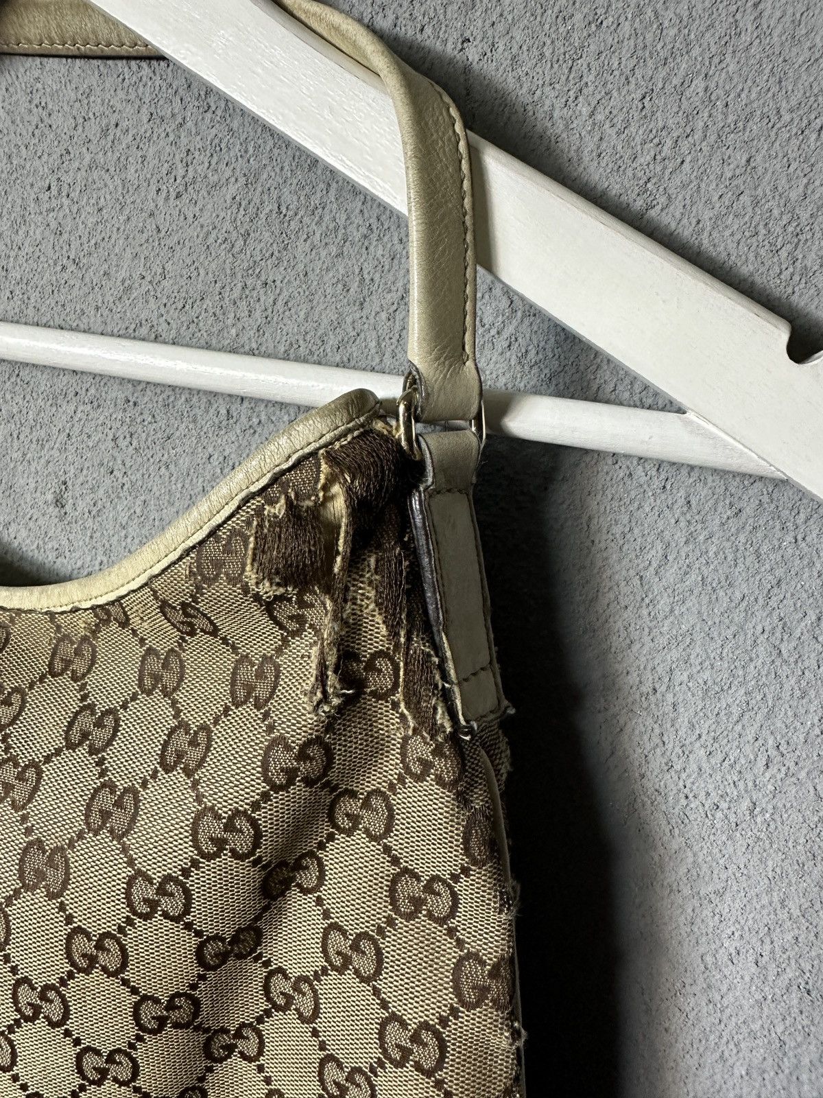 Gucci × Vintage Gucci Britt Shoulder Bag Distressed Size ONE SIZE - 3 Thumbnail