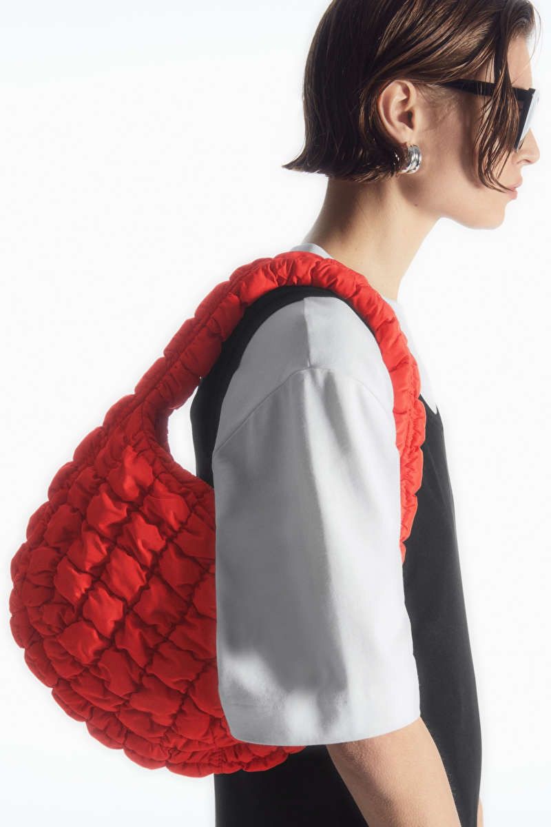 Cos Cos Black quilted cloud mini shoulder bag Size ONE SIZE - 3 Thumbnail
