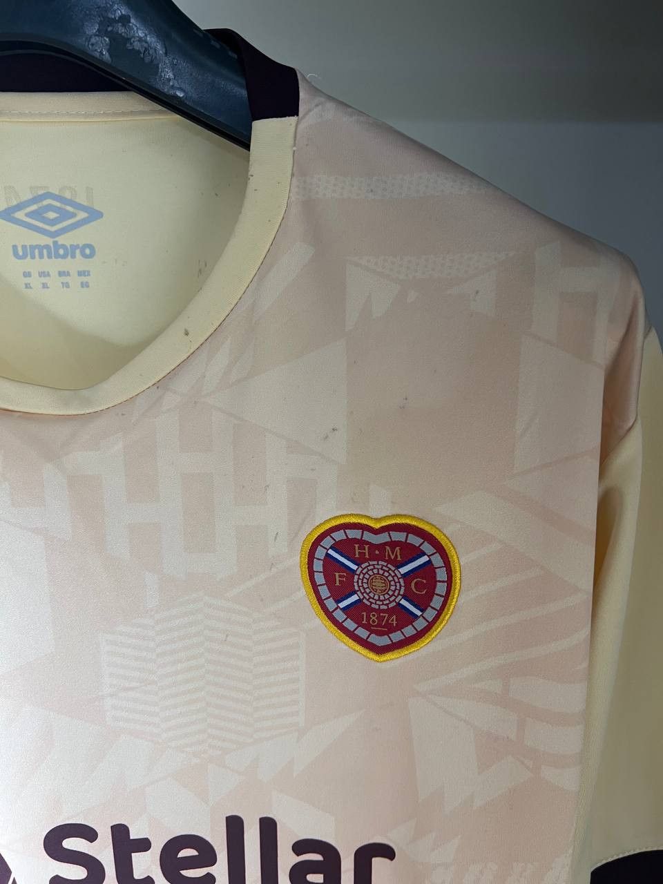 Umbro VINTAGE UMBRO FC HEARTS OF MIDLOTHIAN ENGLAND SOCCER JERSEY Size US XL / EU 56 / 4 - 7 Thumbnail