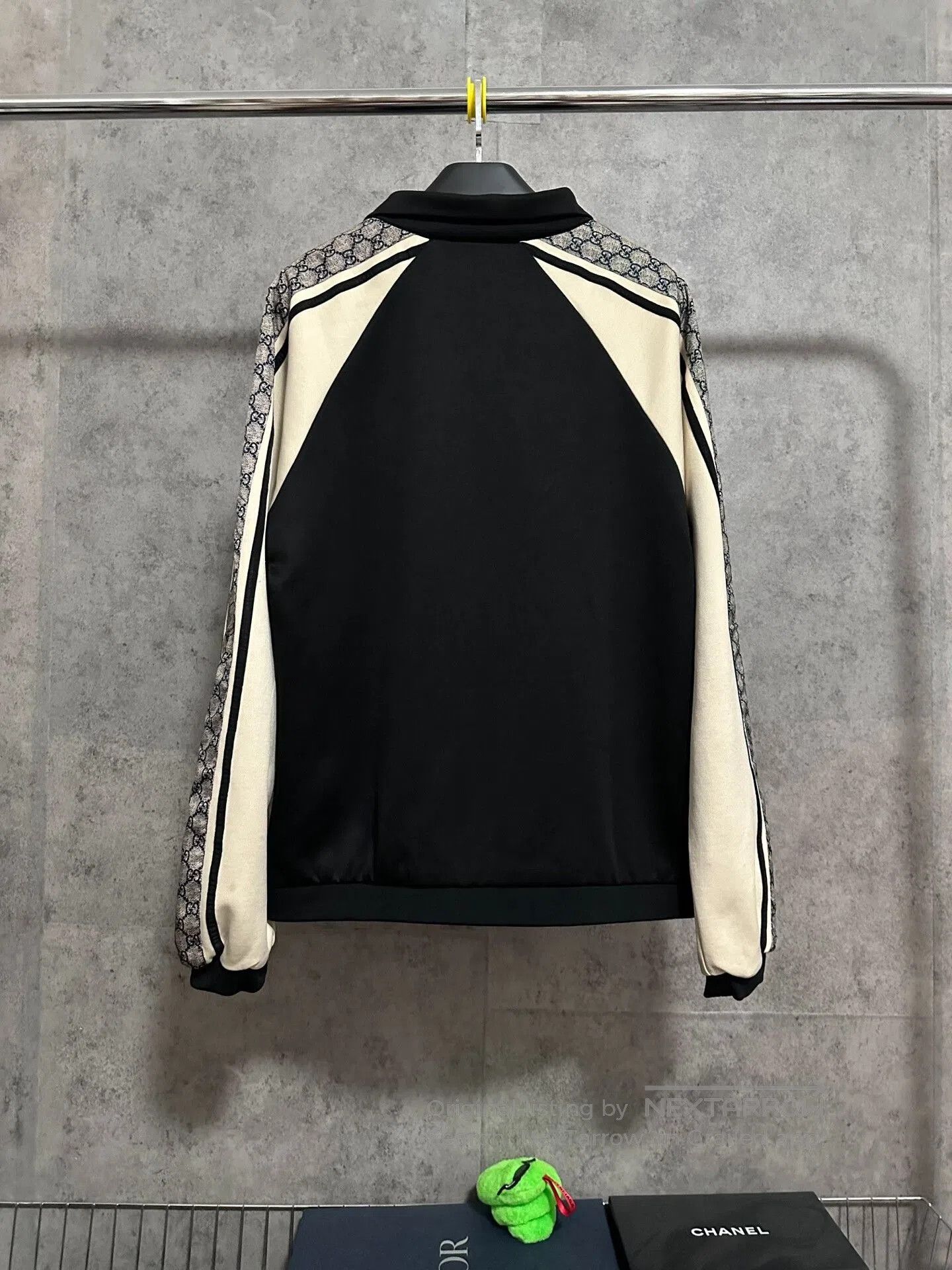 Gucci gucci snake pattern zip jacket for men. Size US M / EU 48-50 / 2 - 4 Thumbnail