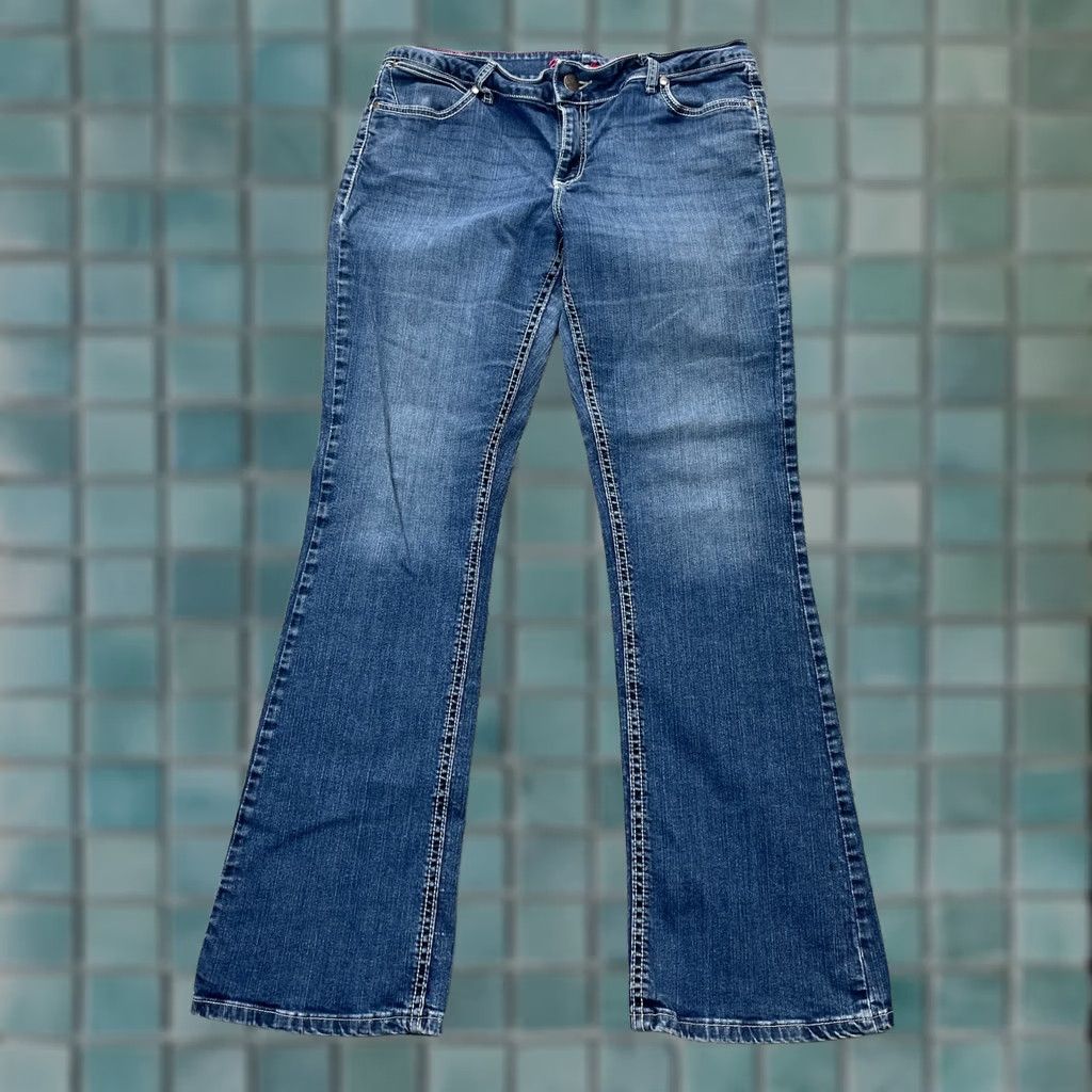 Wrangler Wrangler Jeans Womens 34 Blue Bootcut Denim Logo Button Zipper Stretch 5-Pocket Regular Inseam 33in Cotton Spandex Size 24" / US 00 / IT 34 - 1 Thumbnail