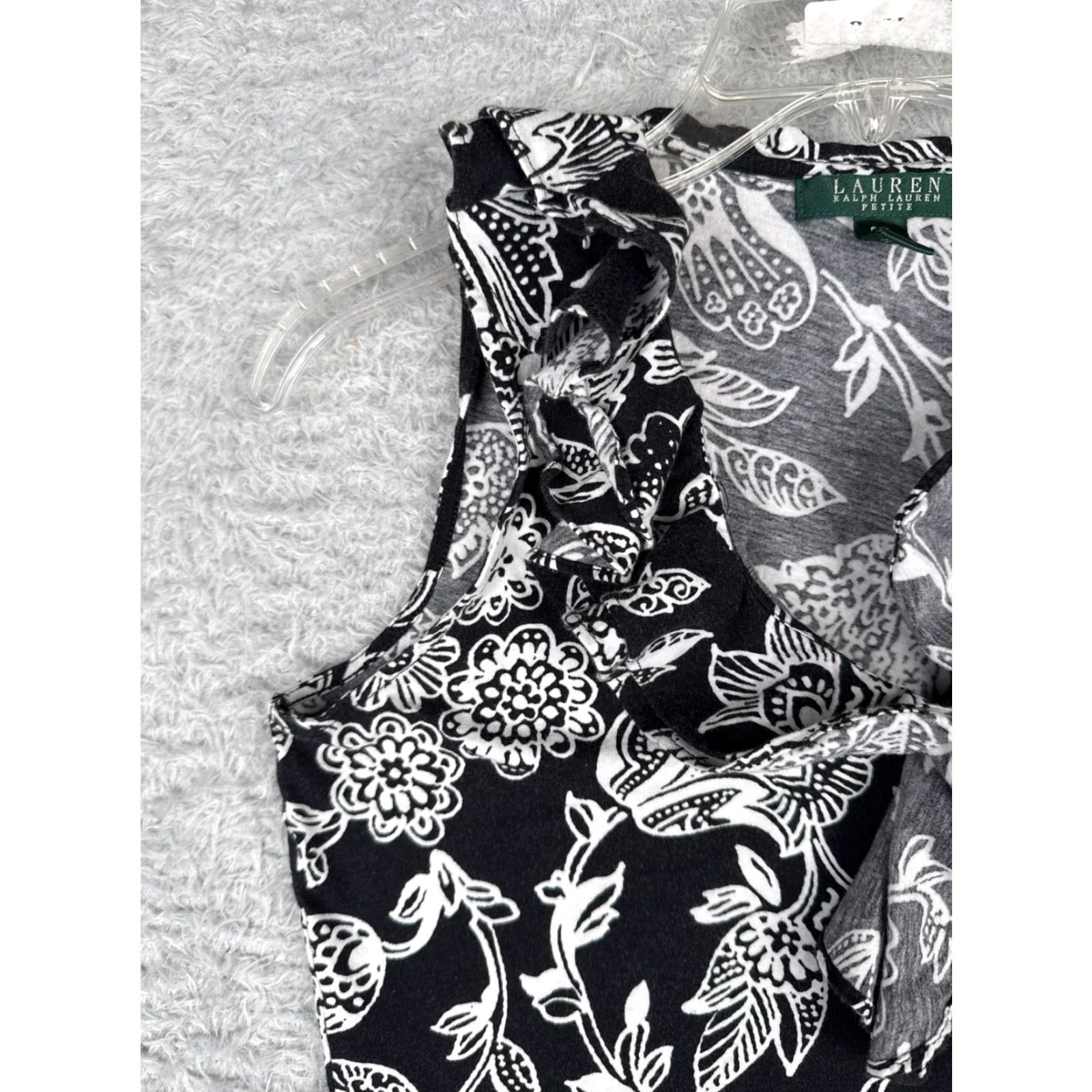 Ralph Lauren VINTAGE Lauren Ralph Lauren Shirt Womens Petite Medium Black Floral Cotton V-Neck Tank Sleeveless Slim Size M / US 6-8 / IT 42-44 - 3 Thumbnail